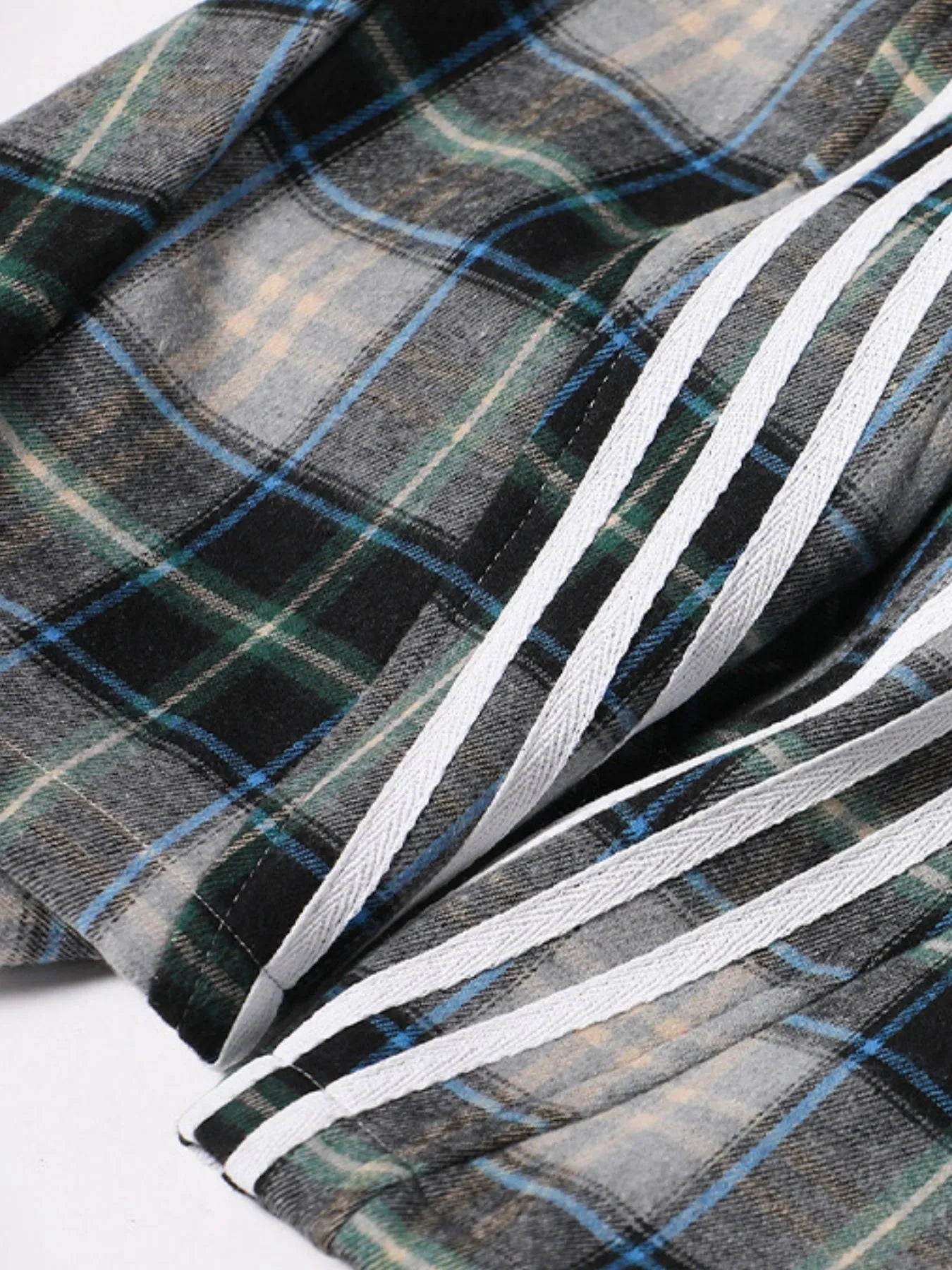 Plaid Casual Pants with Side Stripes 418c7298-cb6d-4742-a41e-cd529582deea-Max-Origin