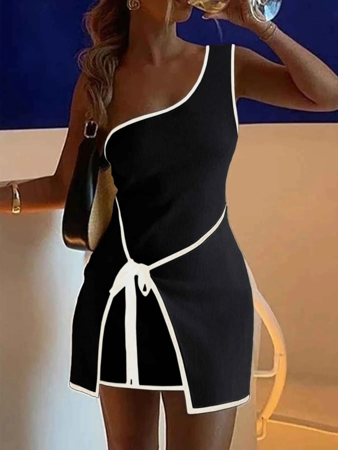 Contrast Trim Single Shoulder Mini Dress 42cecadb-fd62-41a4-8325-bff2849f7632-Max-Origin