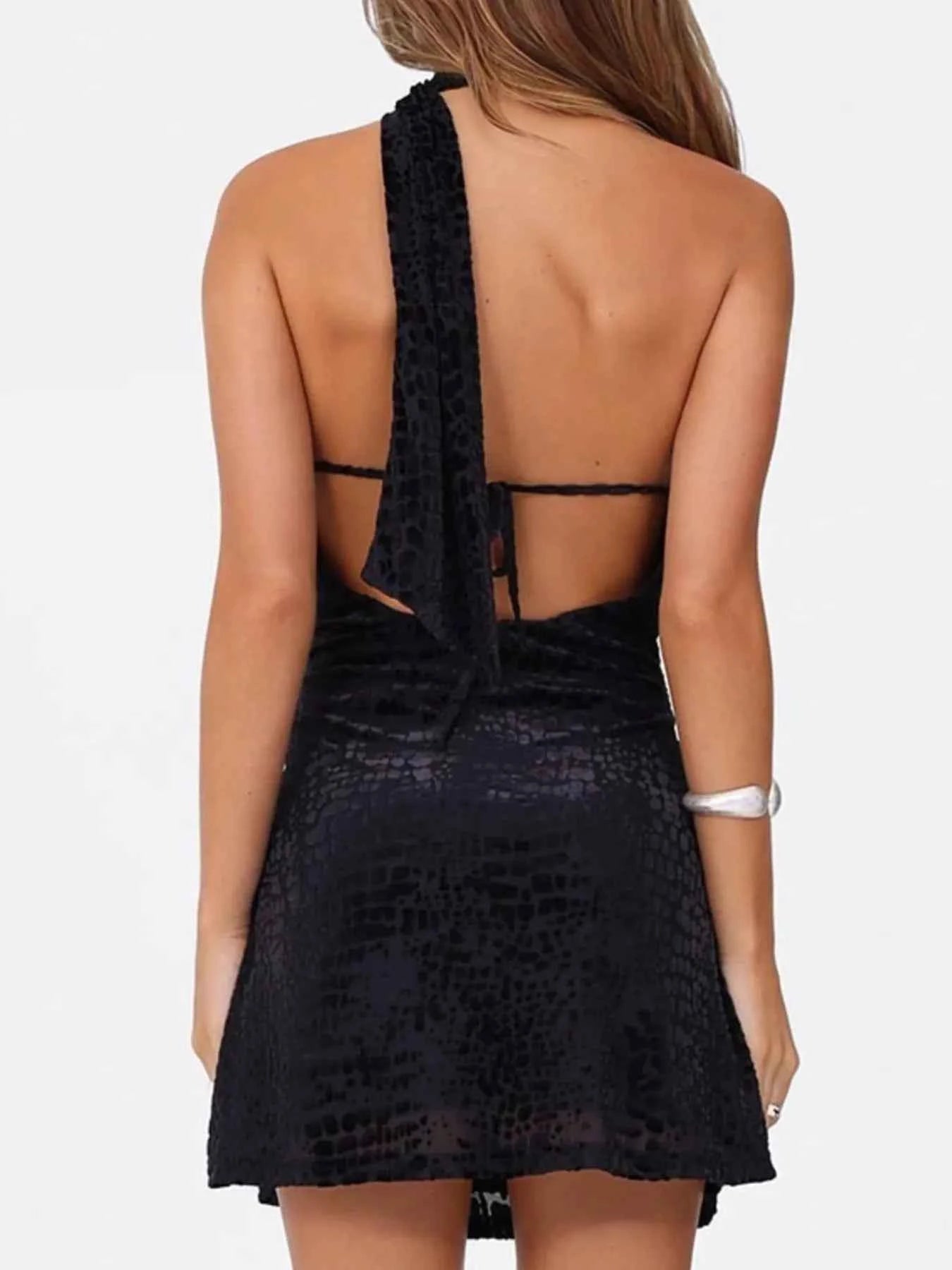 Asymmetrical Halter Neck Mini Dress 42d69bb1-f084-4eac-ace1-f39bd09d927e-Max-Origin