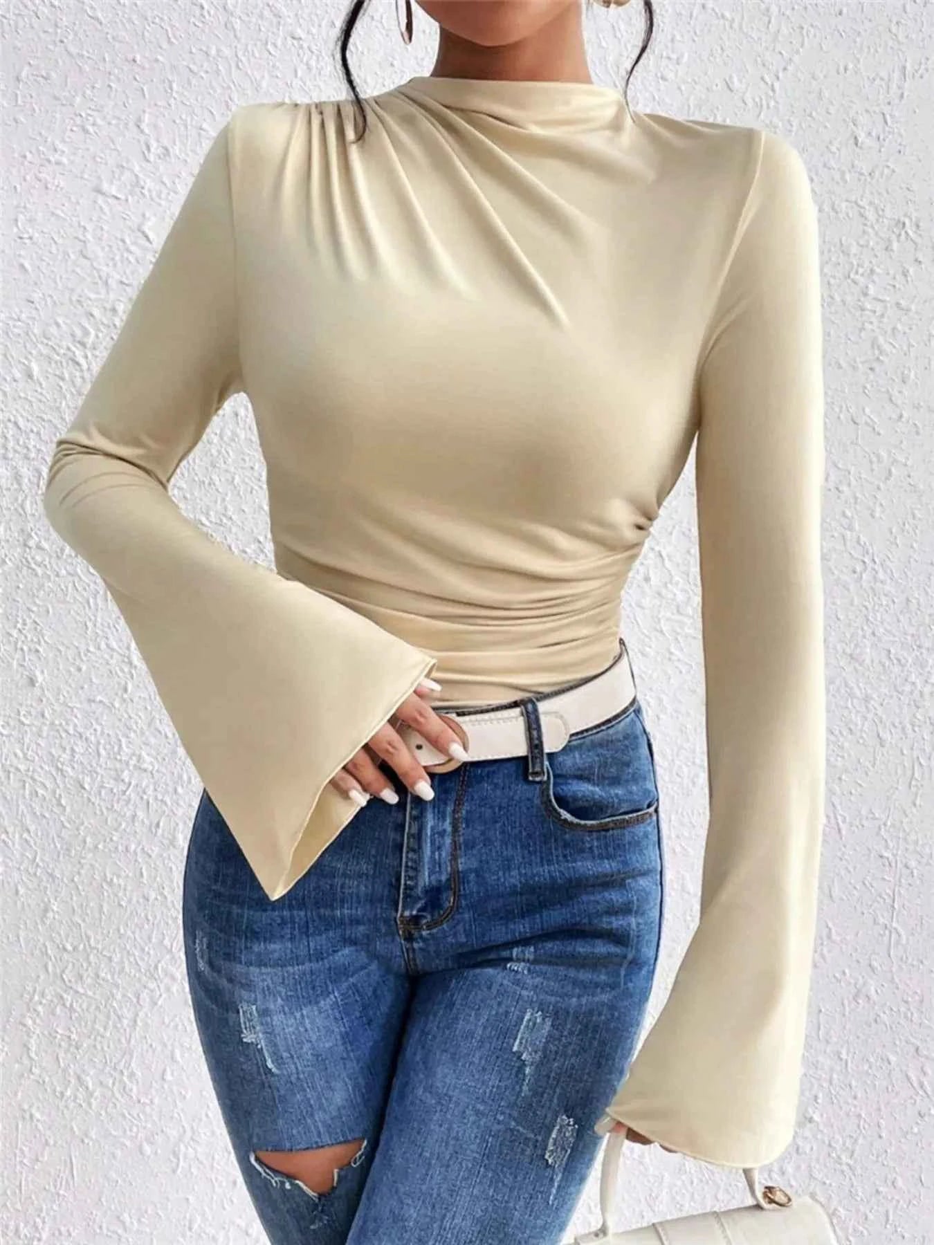 Bell Sleeve Ruched Fitted T-Shirt with Mock Neck 437550ed217e4e199968184f4670e246-Max-Origin