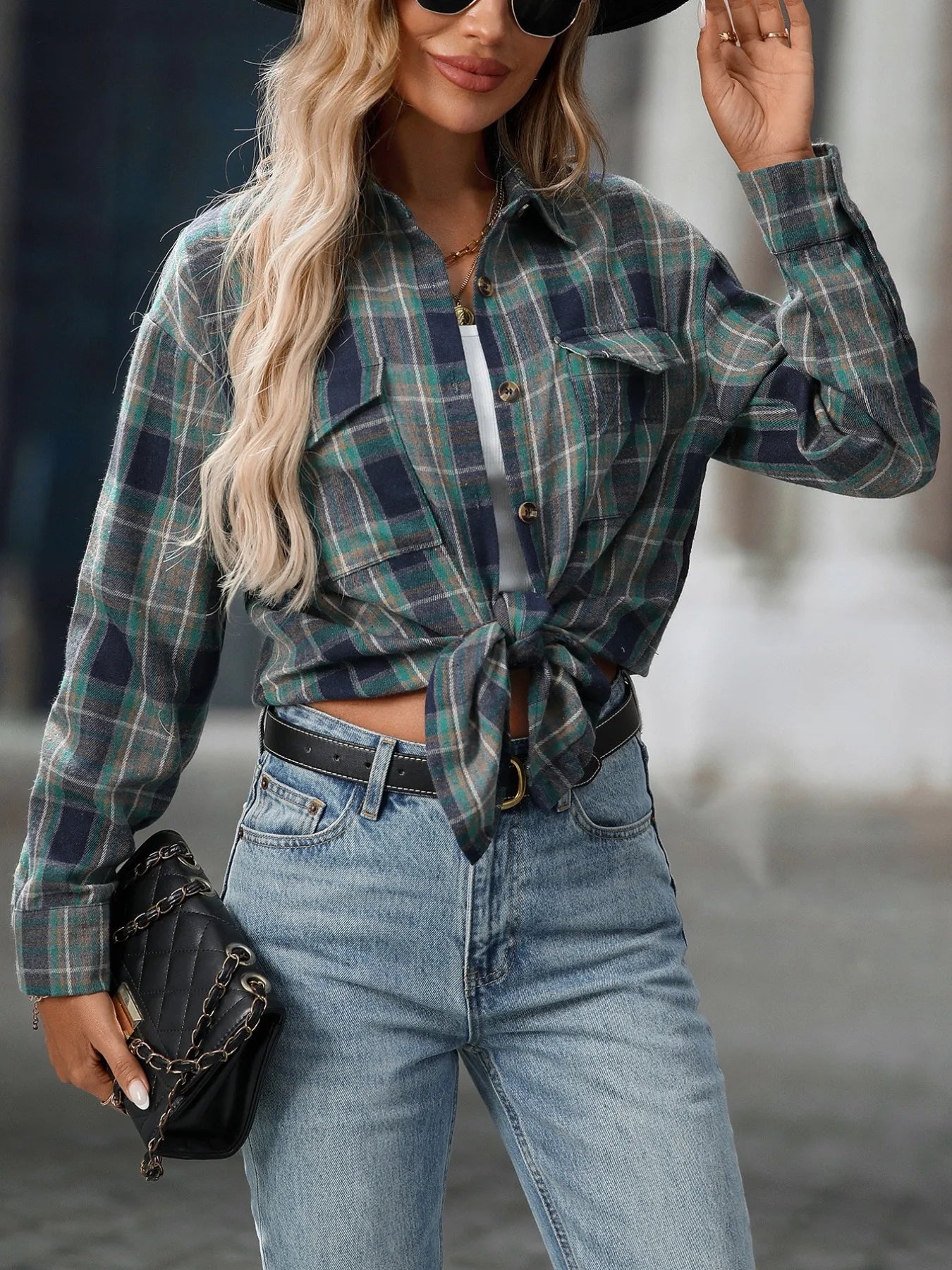 Oversized Plaid Button-Up Shirt 453449b1-1d40-4694-92f5-22c5b1fb335c-Max-Origin