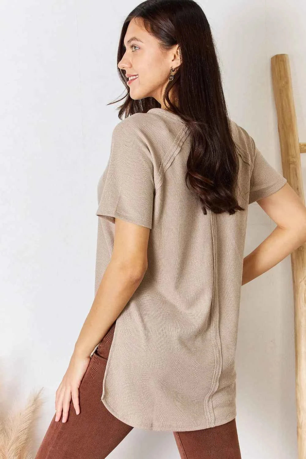 Zenana Baby Waffle Short Sleeve Slit High-Low T-Shirt 454fee4b-0aa4-43d1-b5d1-36a2c5df0d3d-Max