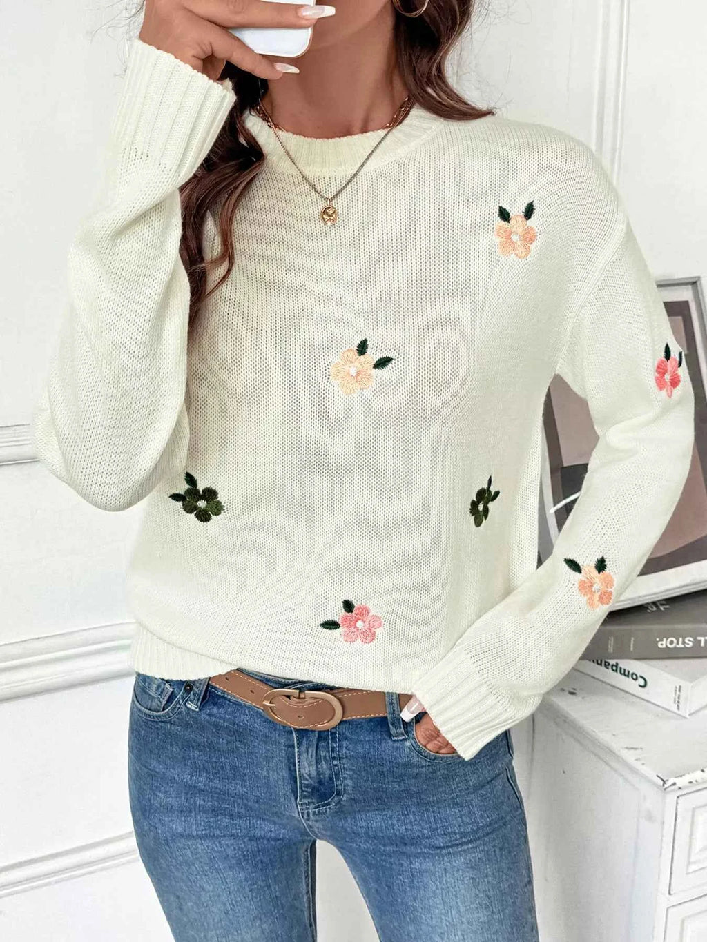 Flower Round Neck Long Sleeve Sweater 4aab1b75c85c45ec88ef52e553c2402e-Max-Origin
