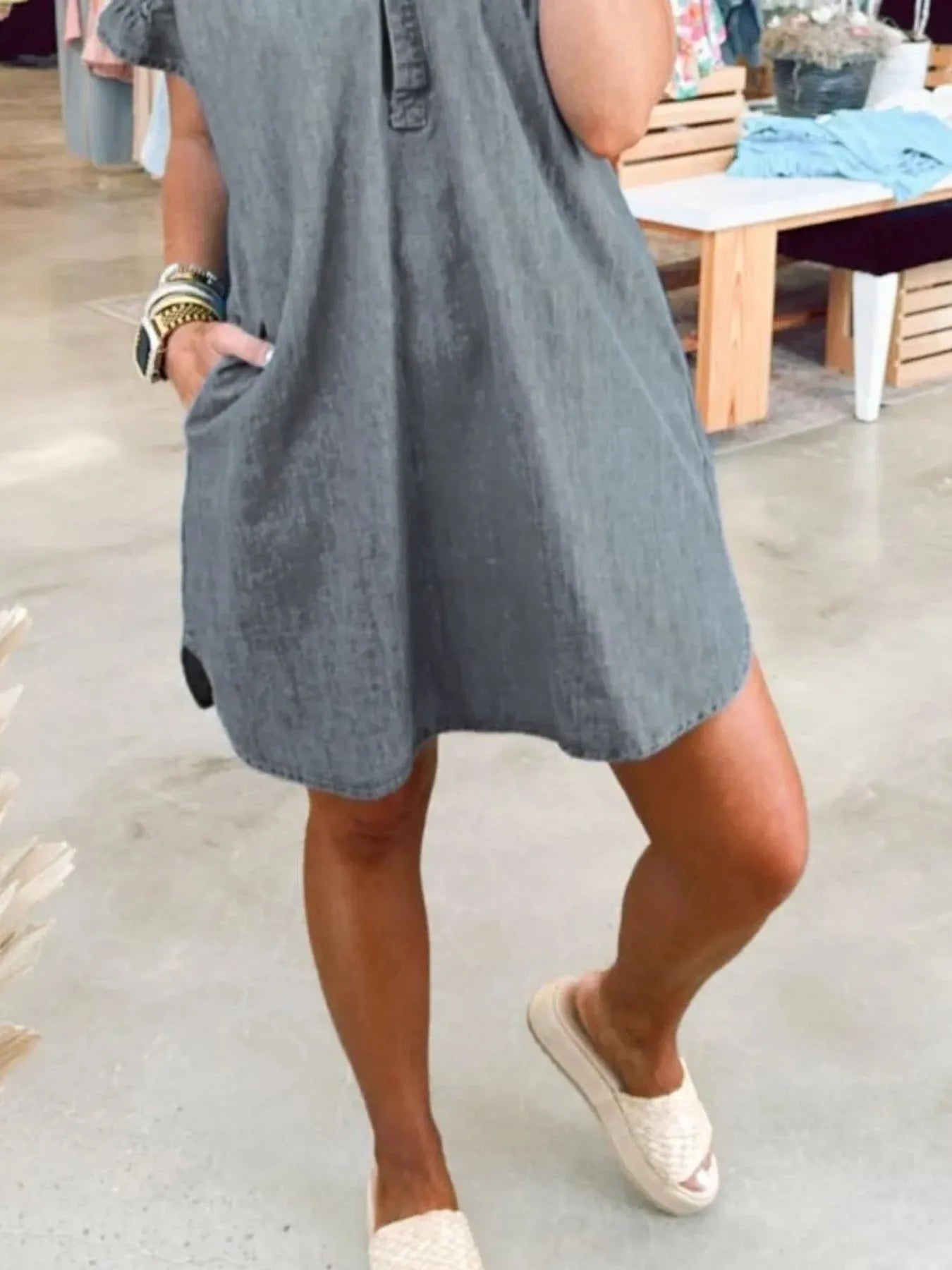 Full Size V-Neck Short Sleeve Denim Dress Plus Size 4b4ca011-c7b1-4cdb-a33e-d4b2e940320e-Max-Origin