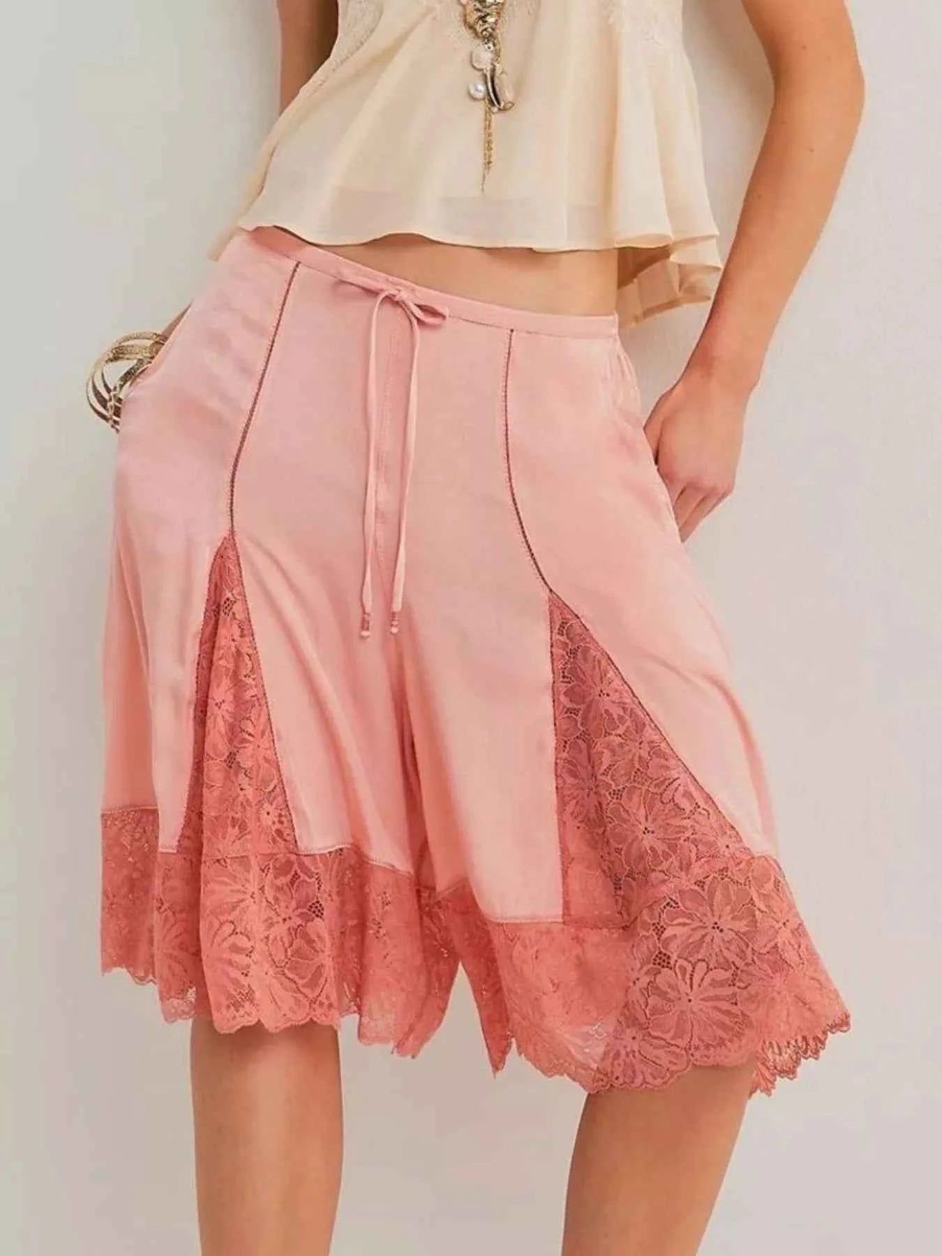 Lace Detail Shorts Pink 4c48db21-c66e-4e4a-8adb-4199c0db0d24-Max-Origin