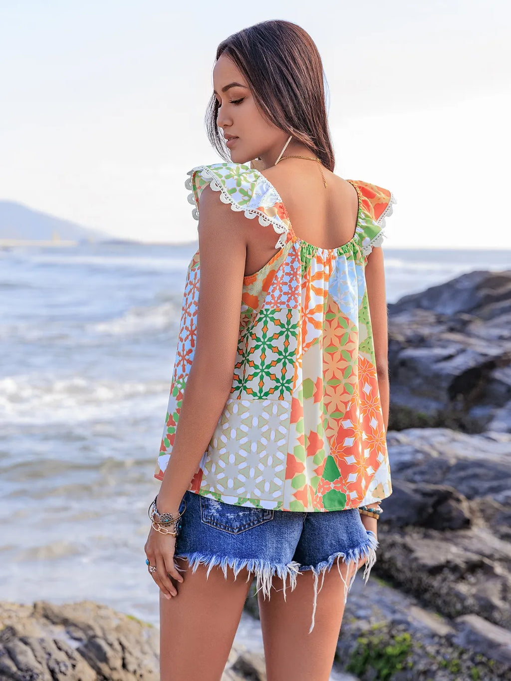 Lace Detail Printed Tie Neck Cap Sleeve Blouse 4ee8a94b-ae3d-4e70-85fb-16337ce8e776-Max-Origin