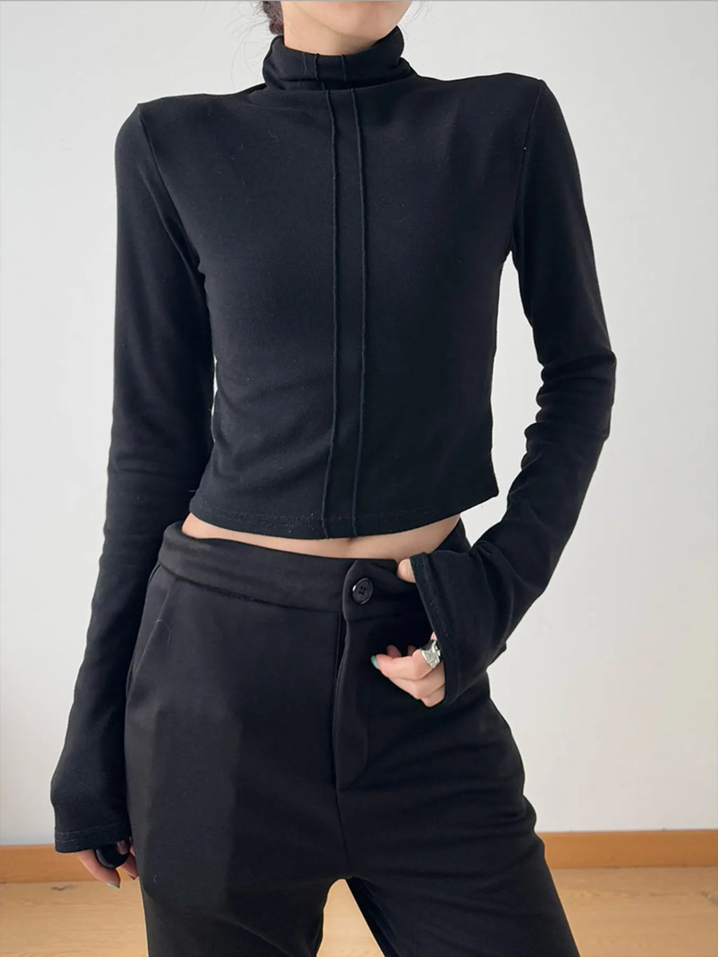 High Neck Long Sleeve Cropped T-Shirt 4f13823b4fb94e3ca2032715ff6e385e-Max-Origin