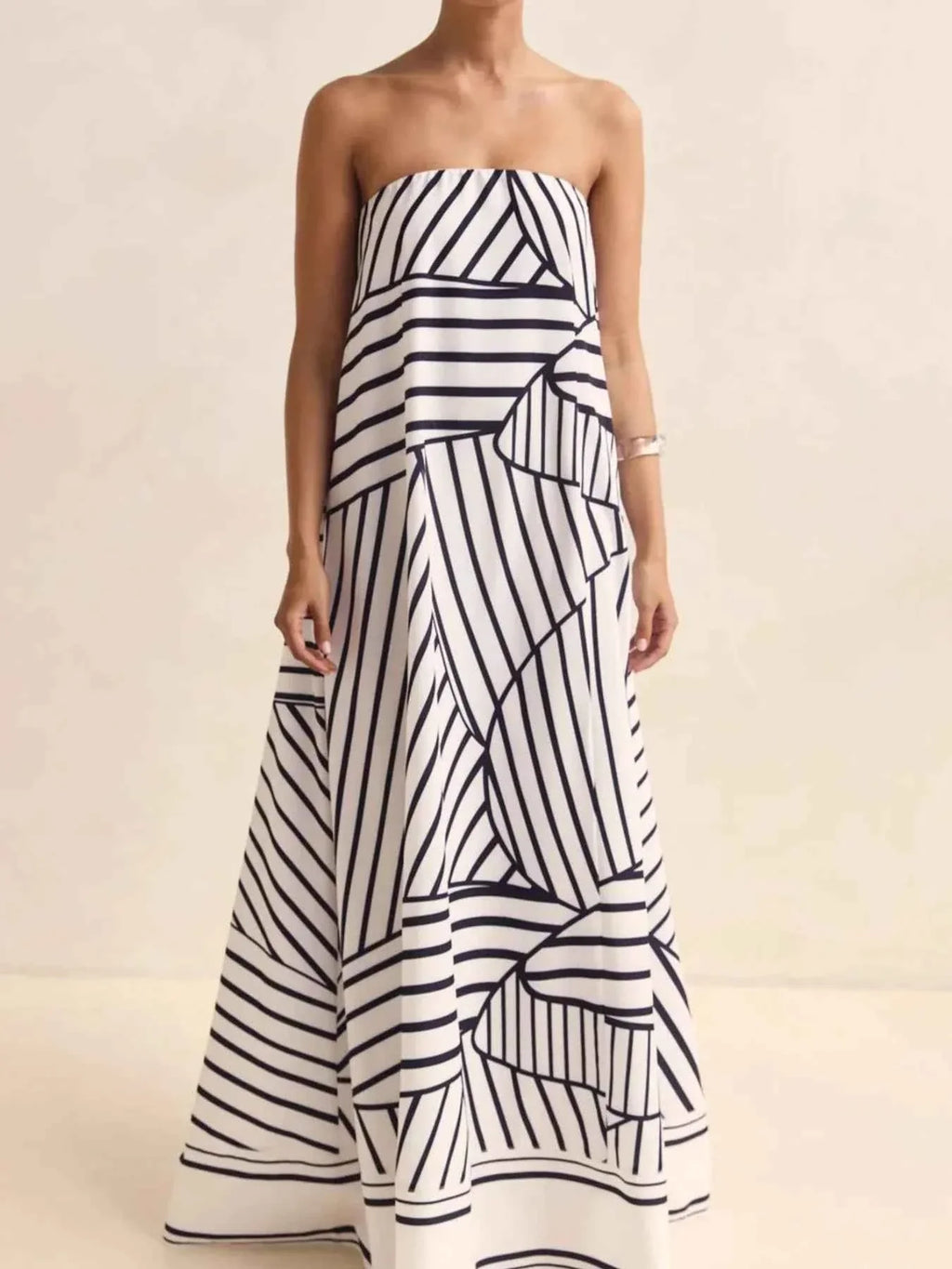 Smocked Printed Tube Maxi Dress 506cd122-1753-4bde-8b28-6eb62a335fef-Max-Origin