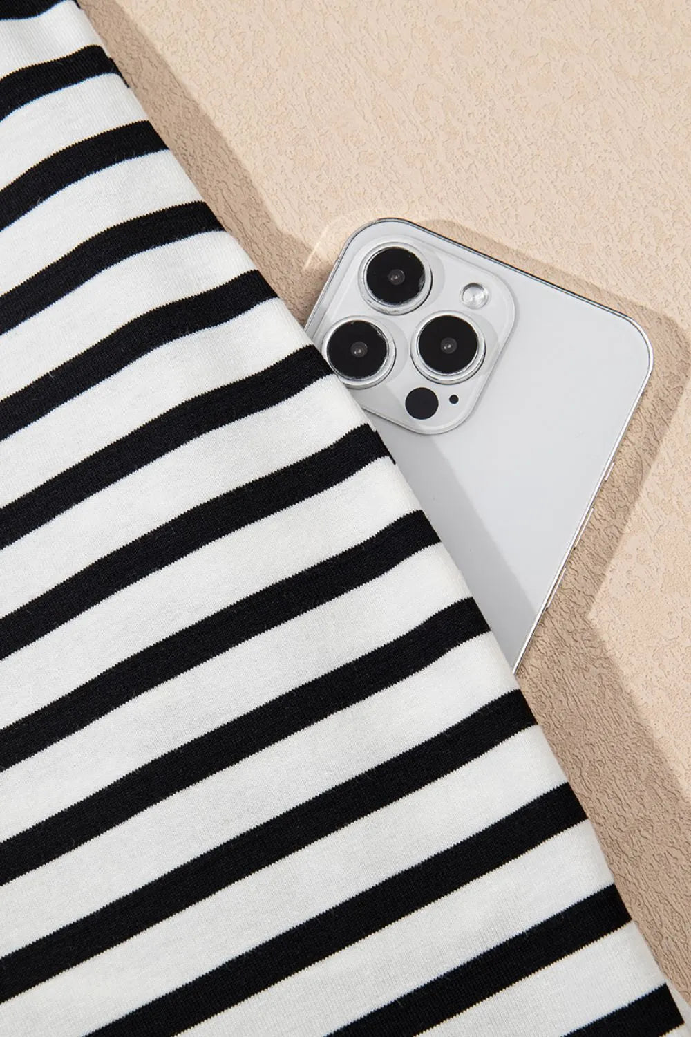 Stripe Contrast V Neck Collared Puff Sleeve T Shirt Mini Dress with Pockets 50a6c3b0-baab-4ed9-ba52-3dcf216218b1-Max-Origin