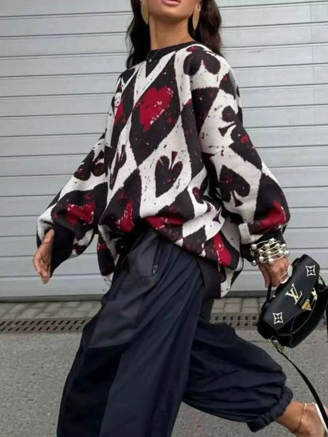 Contrast Diamond Round Neck Long Sleeve Sweater 514aaee0-ad53-4b98-83b1-91d21dcb994a-Max-Origin