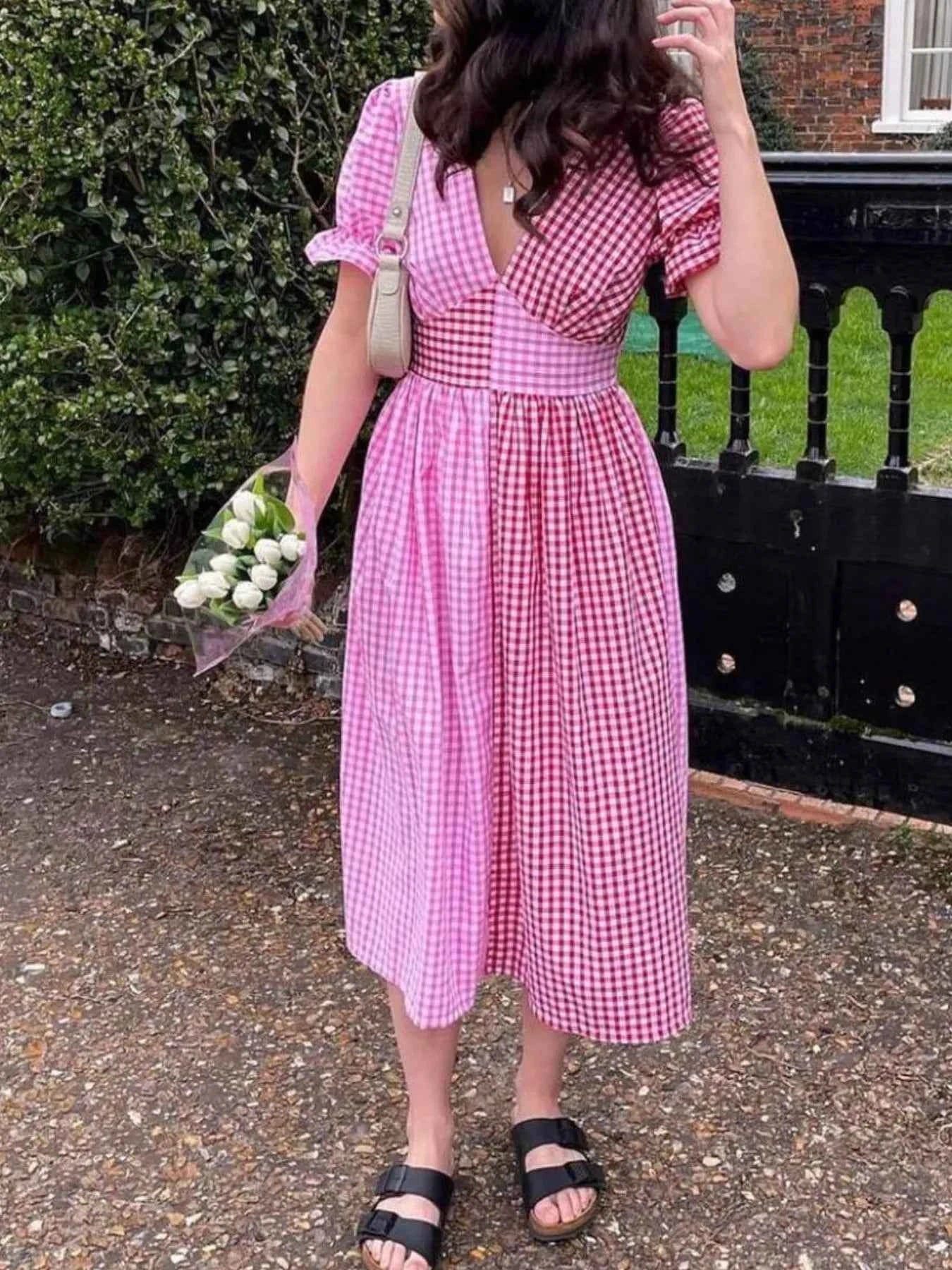 Plaid V-Neck Puff Sleeve Dress Fuchsia Pink 516ebaec-b0eb-4abe-983c-0c0a06598fea-Max-Origin
