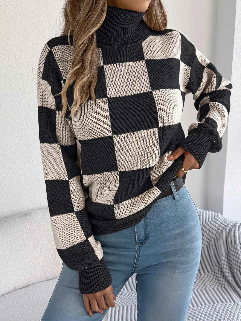 Checkered Turtleneck Long Sleeve Sweater 52300601-9ea6-4bec-8840-c10cf145bc23-Max-Origin