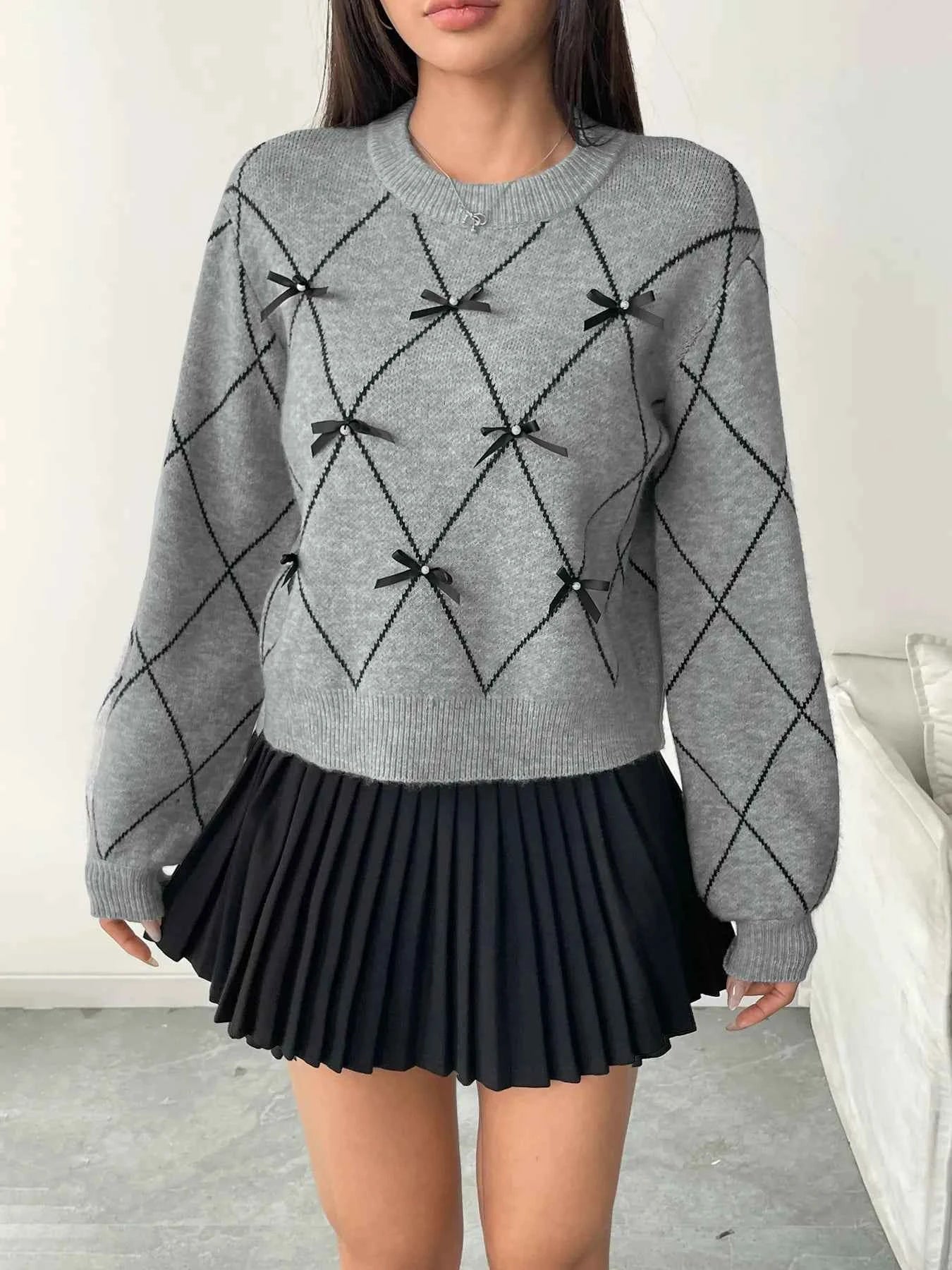 Diamond Pattern Bow Detail Sweater 529185a65ed74374bc90b86d0ebb39d0-Max-Origin