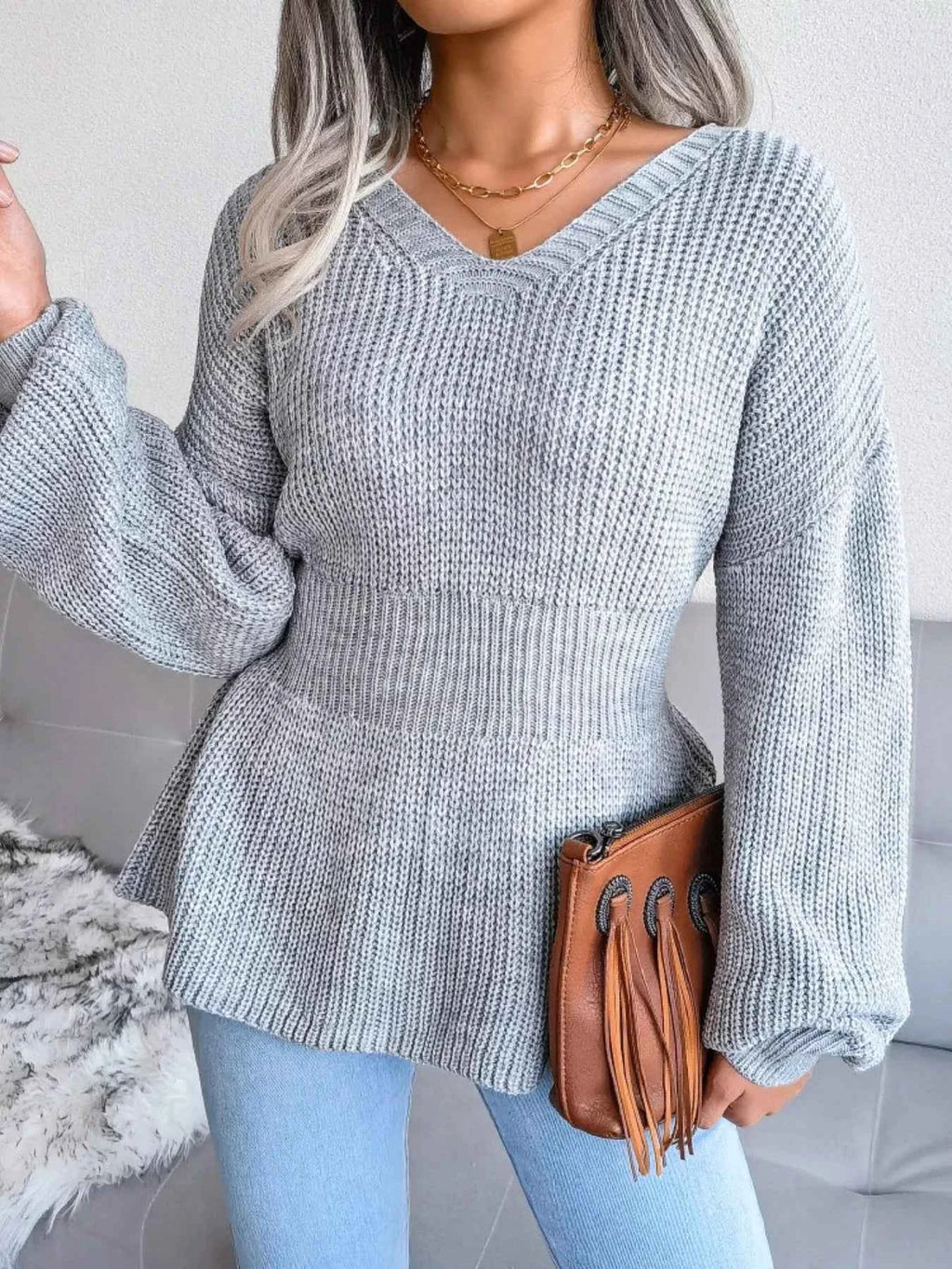V-Neck Dropped Shoulder Sweater 54d23424-13e3-46b1-a4f4-cb07cf180658-Max-Origin