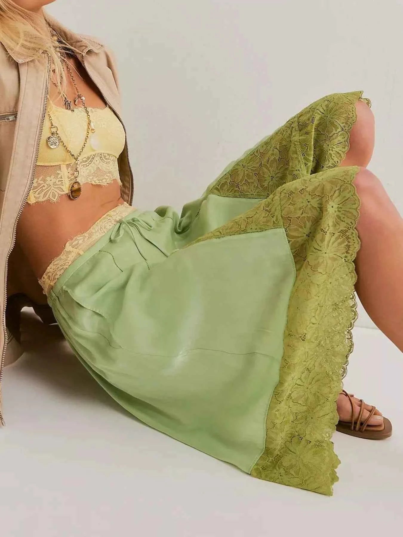 Lace Detail Shorts 55a1e9fd-231b-4949-b47f-4d16b163be42-Max-Origin