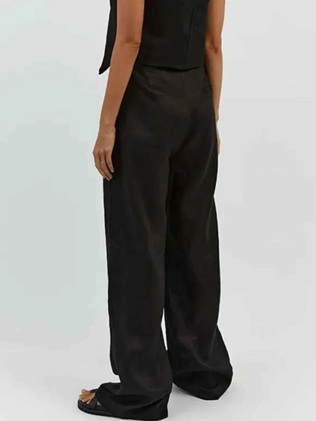 Full Size V-Neck Vest and Wide Leg Pants Set Plus Size 562acfcc-7138-4cbf-b1de-44189ee1d7b7-Max-Origin