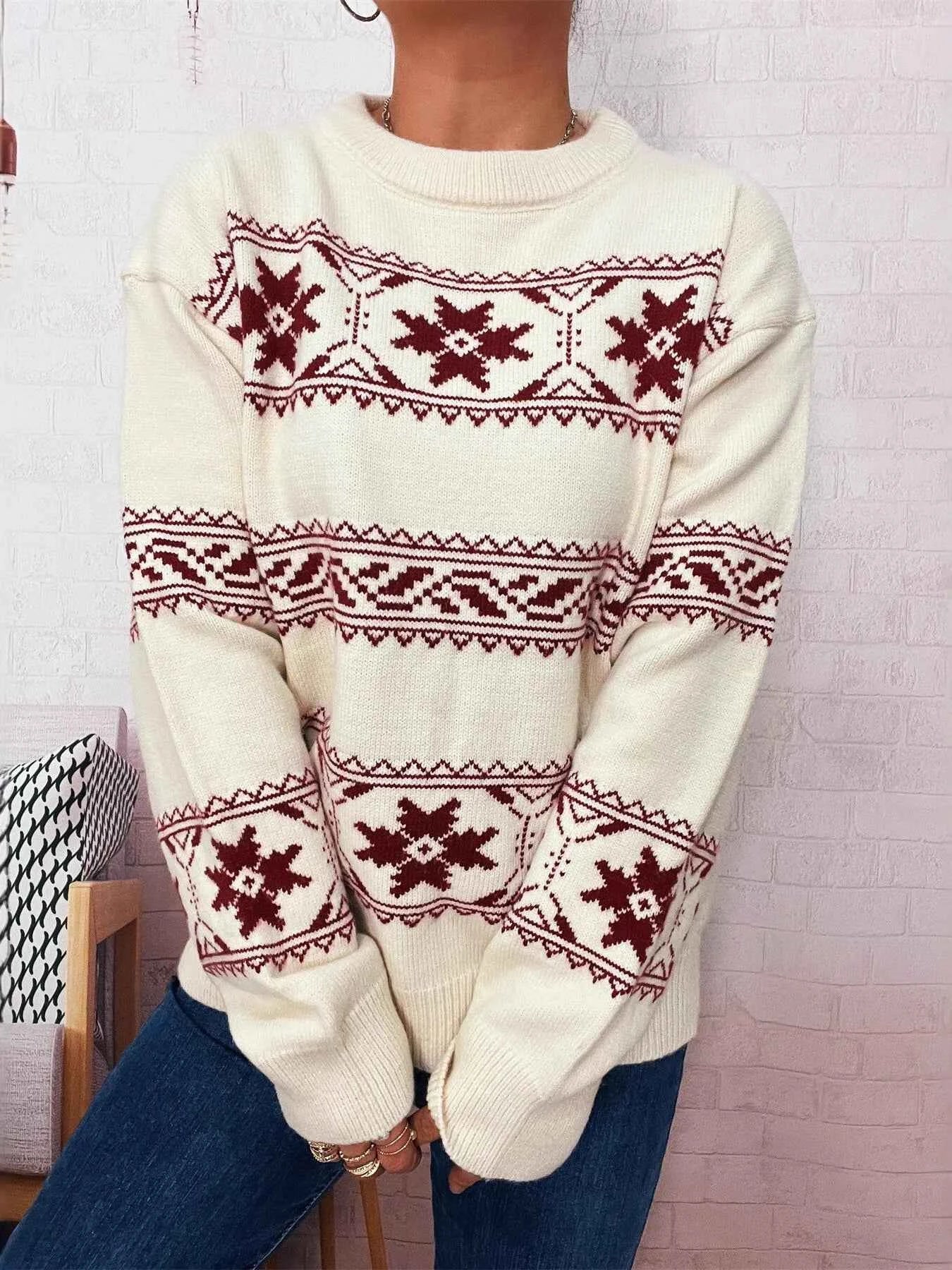 Christmas Snowflake Round Neck Sweater White One Size 5666098acaf14f42a05f7901f0ce5f26-Max-Origin