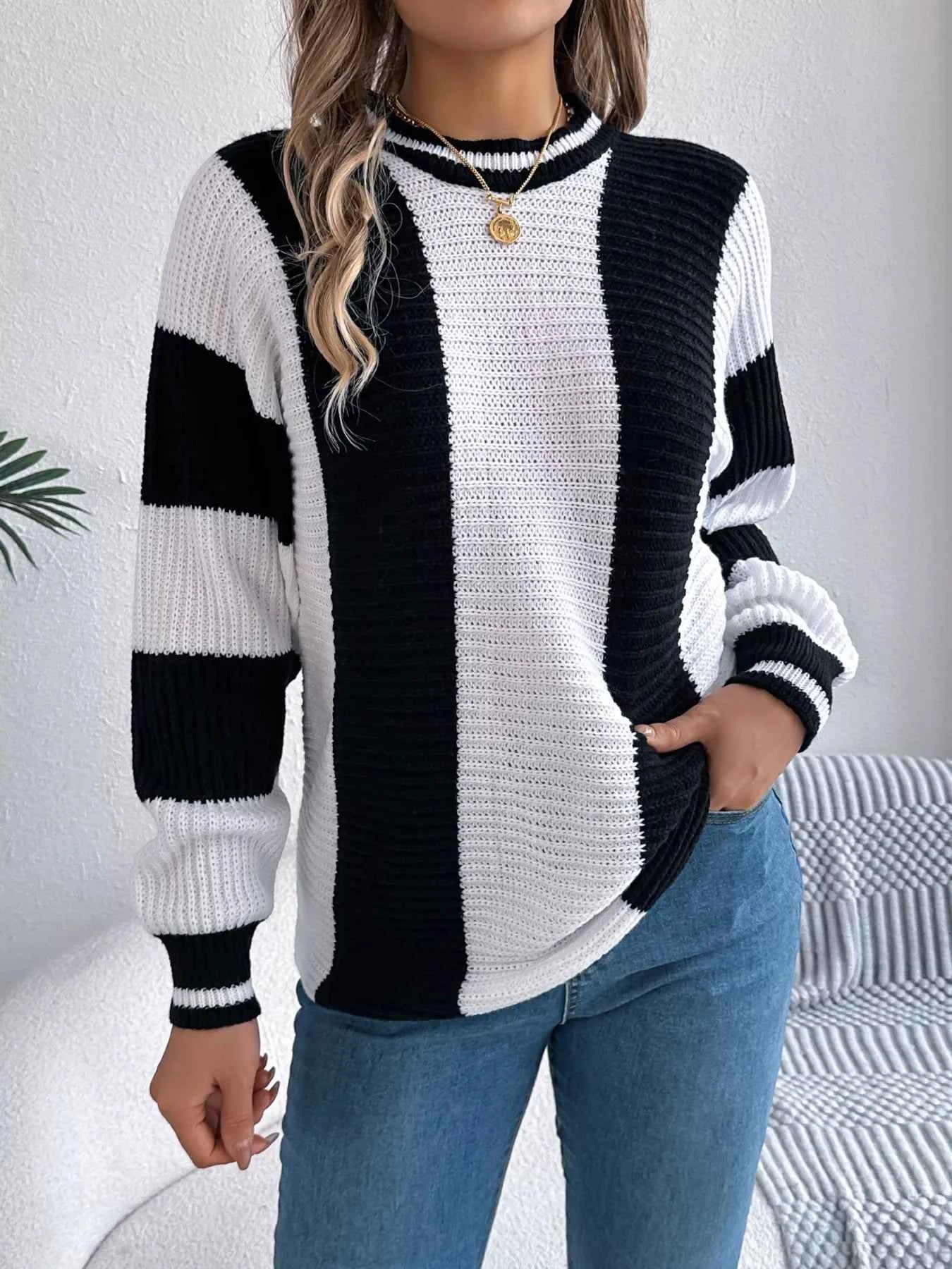 Color Block Round Neck Sweater White 56b0791bfca84f1d9ec6dc894894445b-Max-Origin