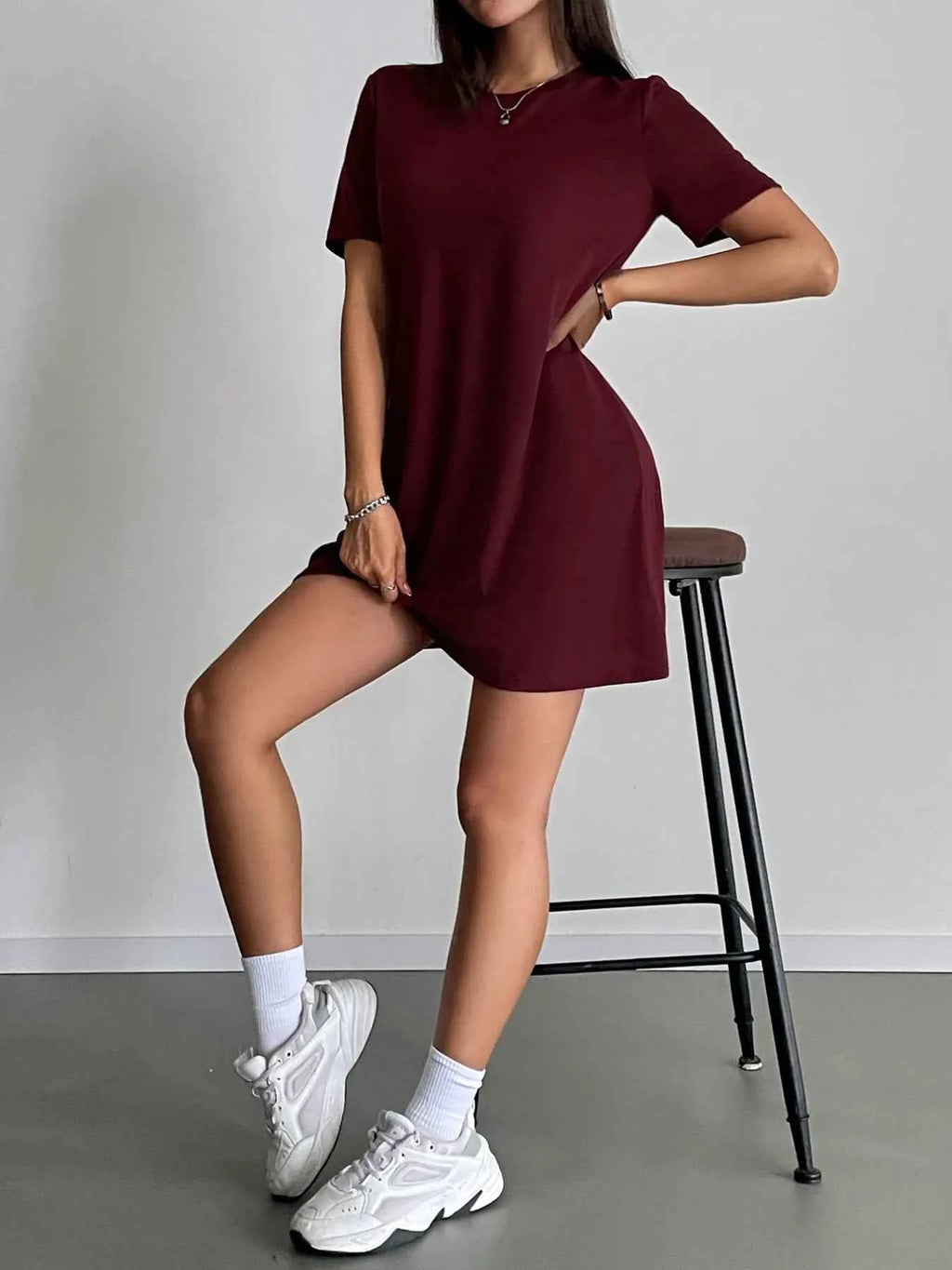 Round Neck Short Sleeve T-Shirt Dress 56bfd115-bf10-47a1-9917-5ab57593578e-Max-Origin