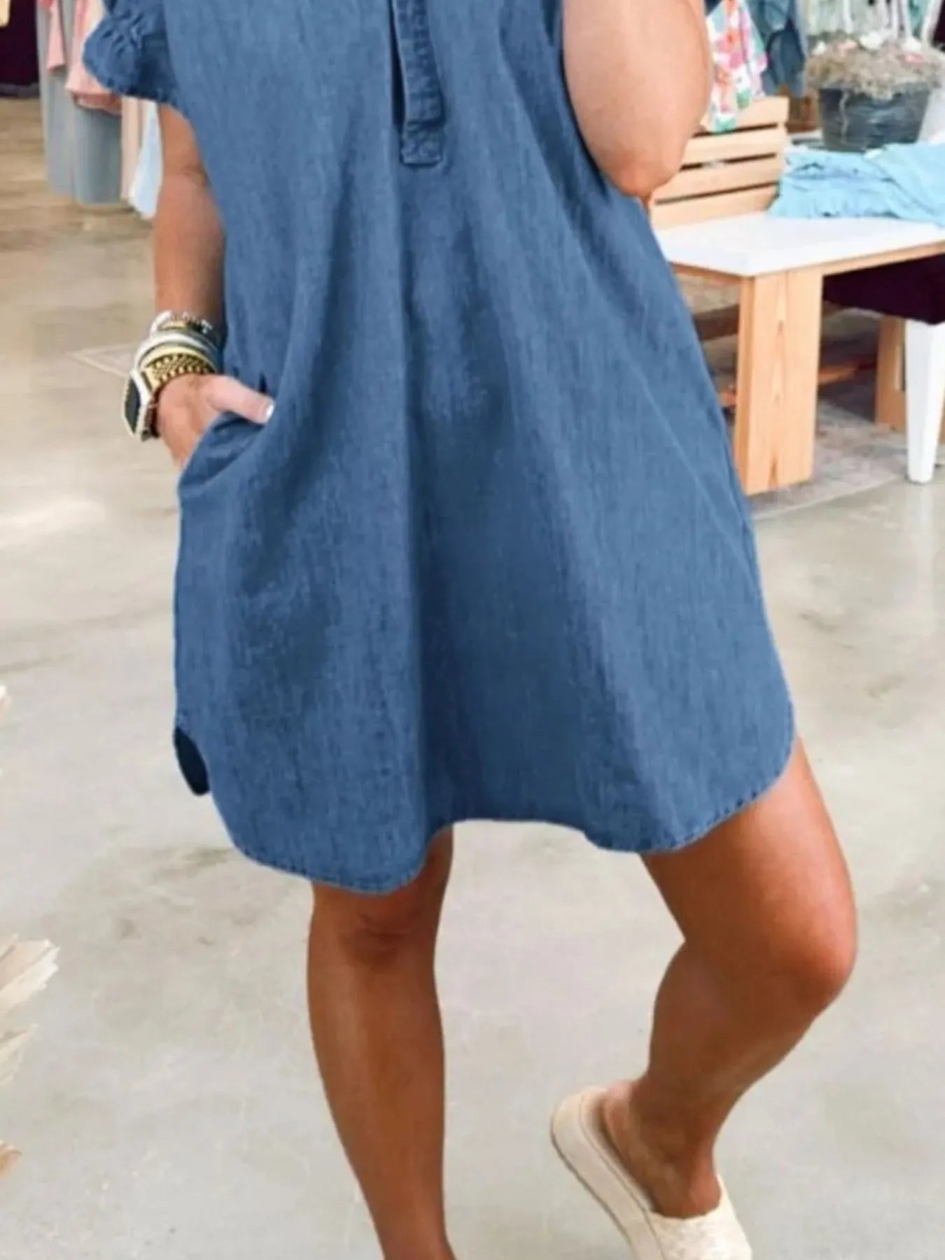 Full Size V-Neck Short Sleeve Denim Dress Plus Size 56cf02f1-516b-4748-aae2-eb3578e9fdda-Max-Origin