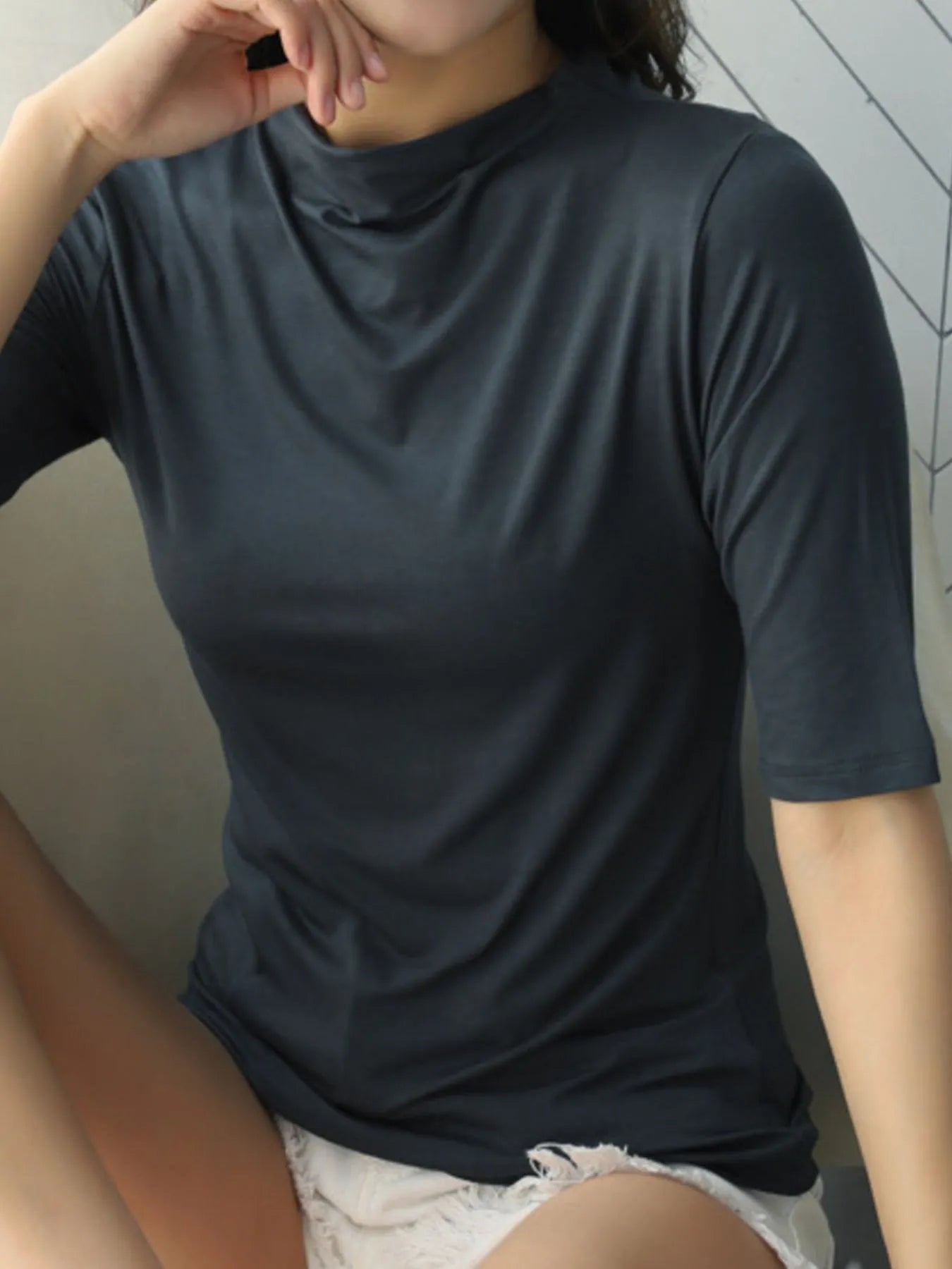 Solid Color Short Sleeve T-Shirt Dark Gray 5891ccdf-5ee5-4e08-b2b5-d54524e8a943-Max-Origin