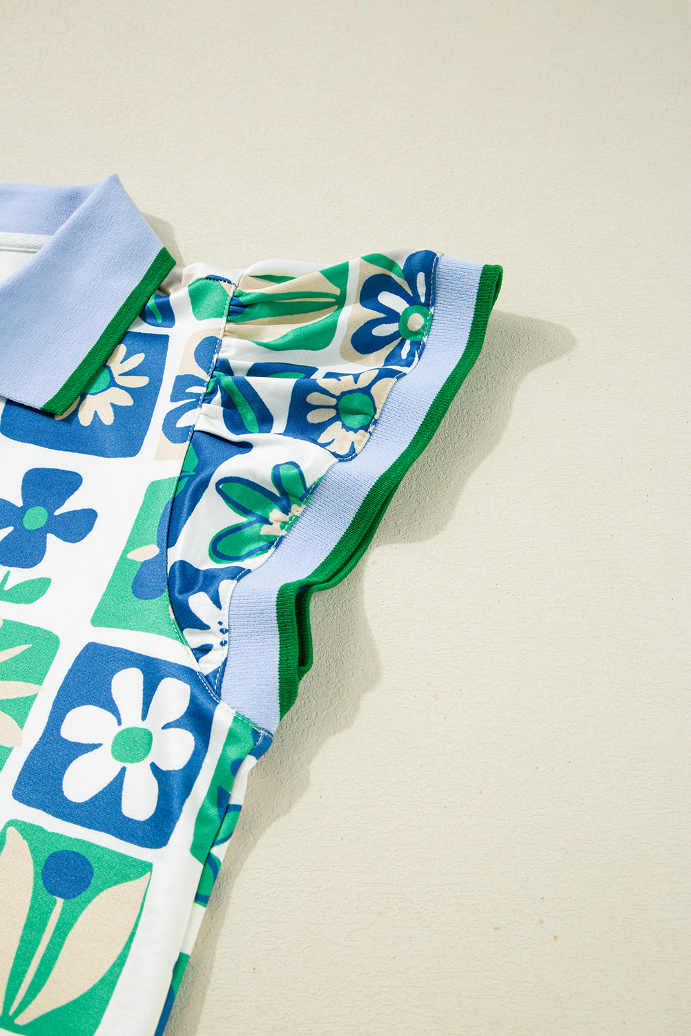 Green Floral Plaid Colorblock Flutter Sleeve Blouse 595460b2818a8325