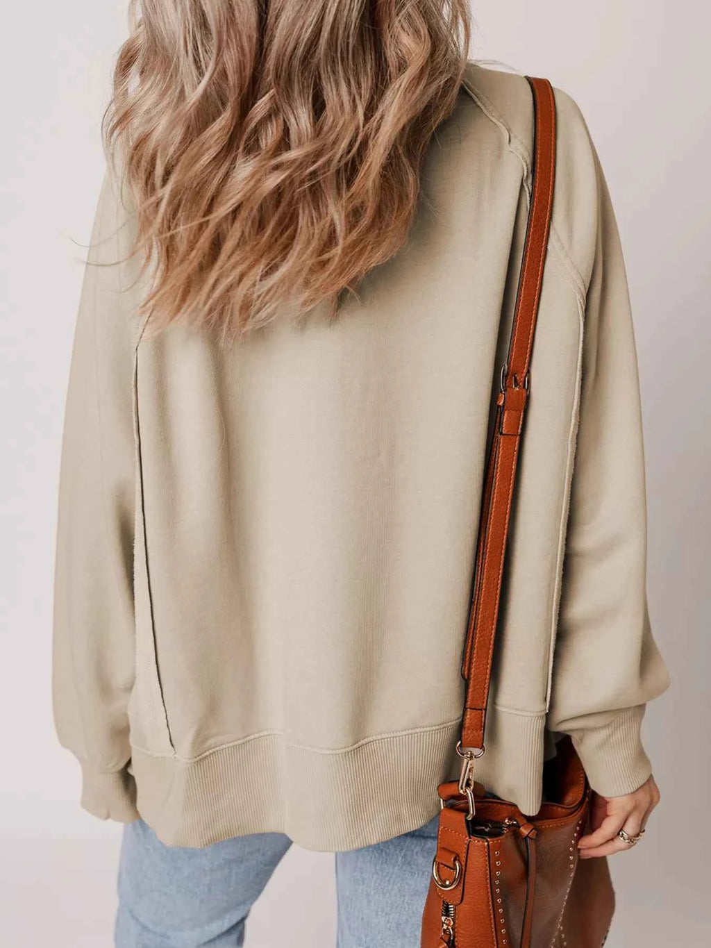 Raw Edge Exposed Seam Raglan Sleeve Side Slit Sweatshirt 5b45f24f4d804f3fa53f1d1bf92ad81f-Max-Origin