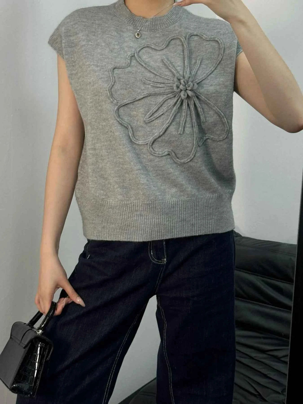 Flower Mock Neck Sweater Vest 5c656049c7eb4d529df9727ce81f6ae5-Max-Origin