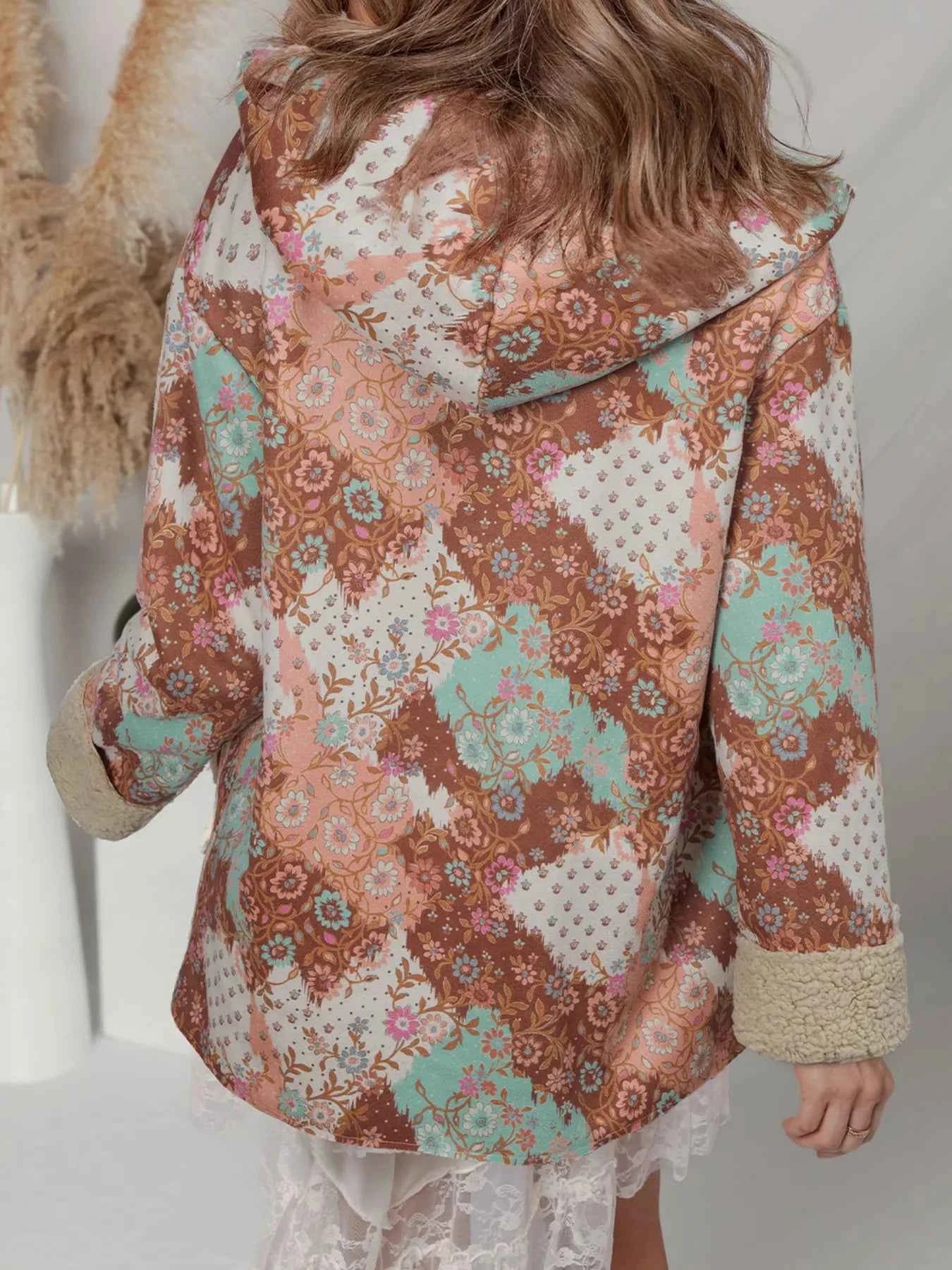 Floral Printed Sherpa Lined Hooded Jacket 5cf47f0e582b46c98e93382afe66f8be-Max-Origin