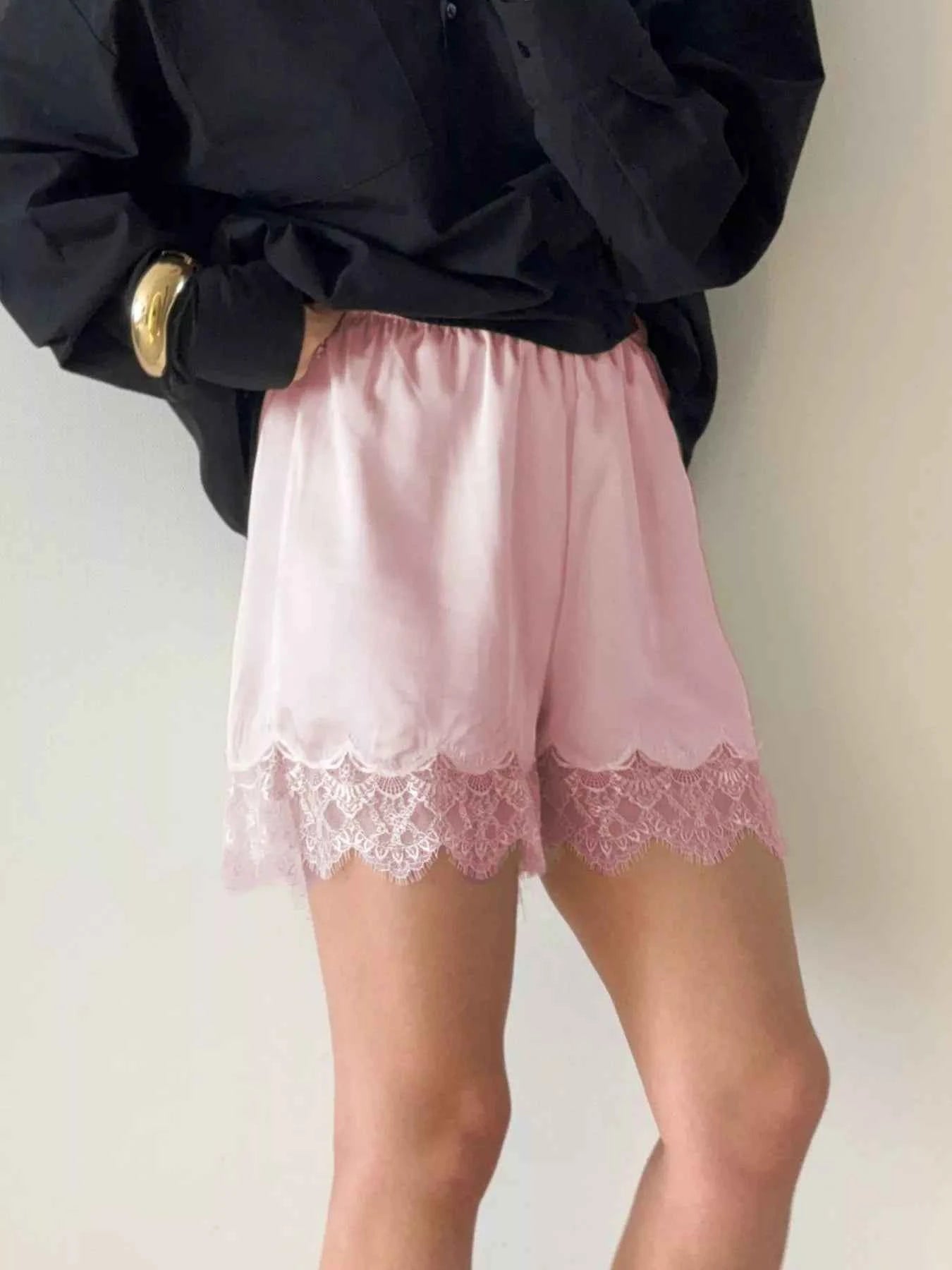 Lace Trim Elastic Waist Shorts 5dd58db5-630f-42e8-8683-cc22c8b12a69-Max-Origin
