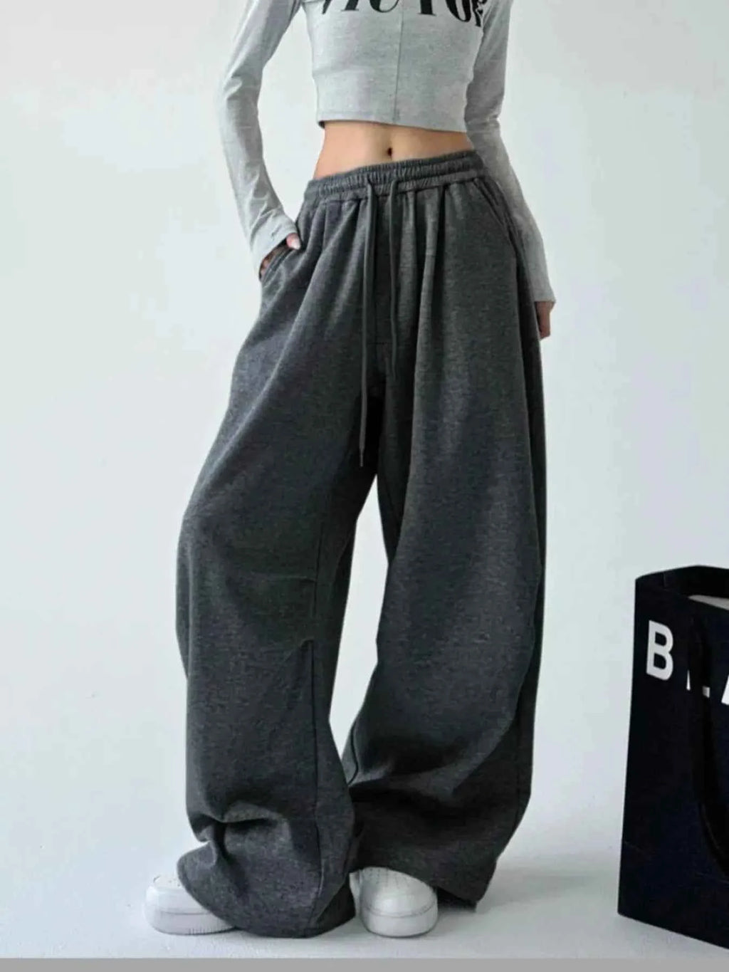 Oversized Wide Leg Drawstring Pants 5e668c13-0fe0-42eb-8419-b074b9ac2093-Max-Origin