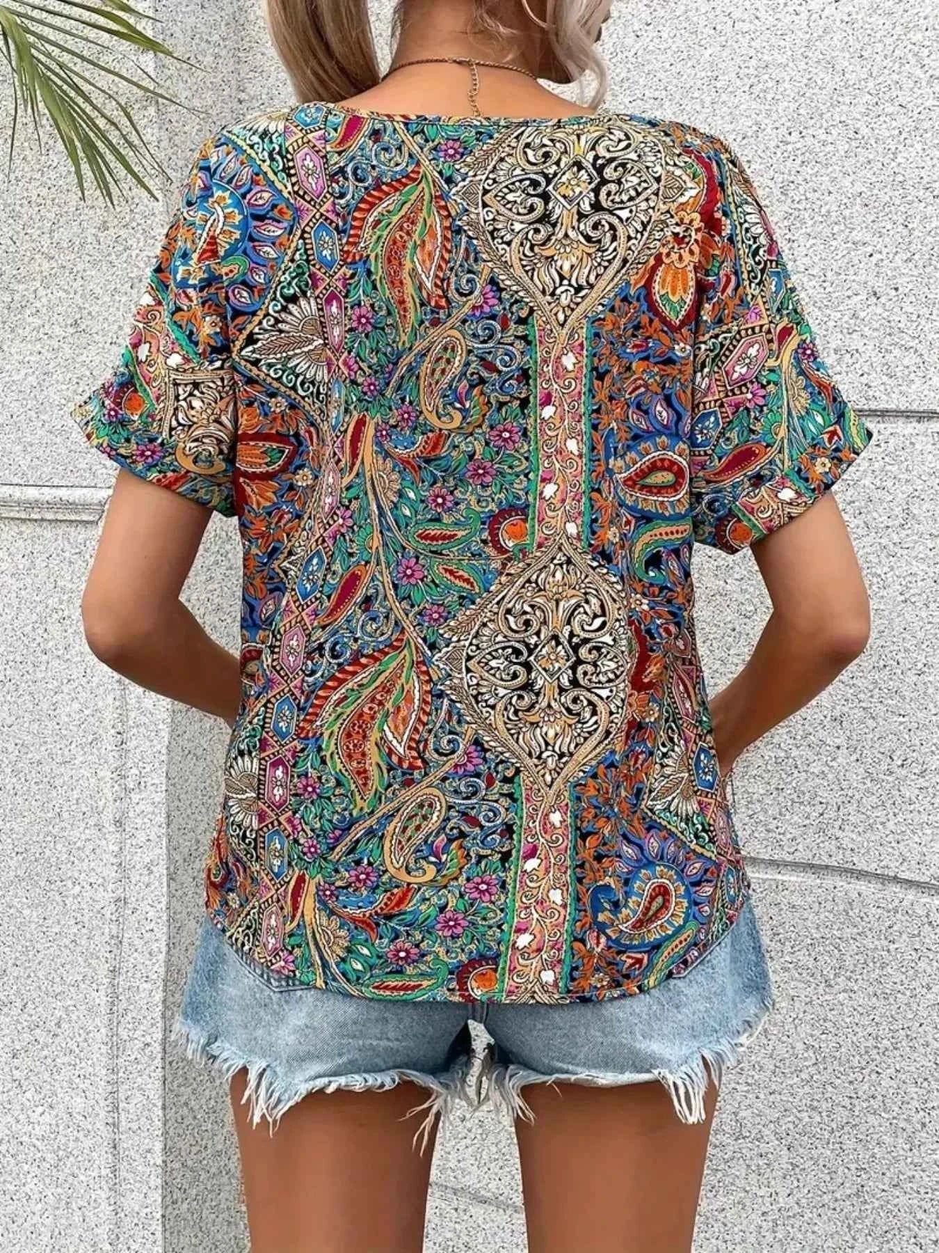 Bohemian Paisley Print V-Neck Short Sleeve T-Shirt 5e6970cb-59fd-45f0-87cb-bdc67403963c-Max-Origin_3fae8cf1-85f6-4467-ac14-ece286010457