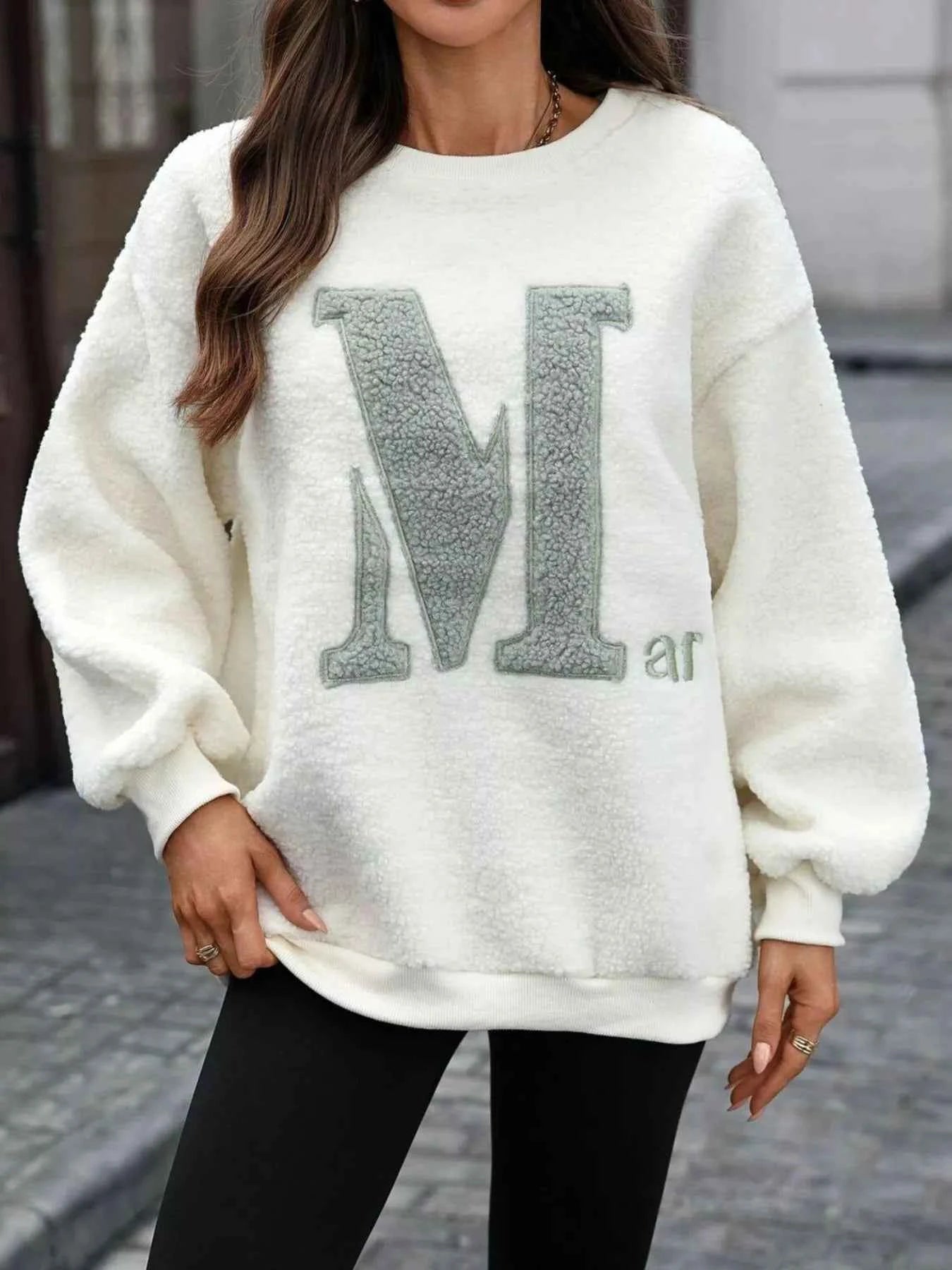 Letter Round Neck Fleece Sweatshirt 5ef04c74-baac-4c05-ab9a-e2ed4d37ced2-Max-Origin