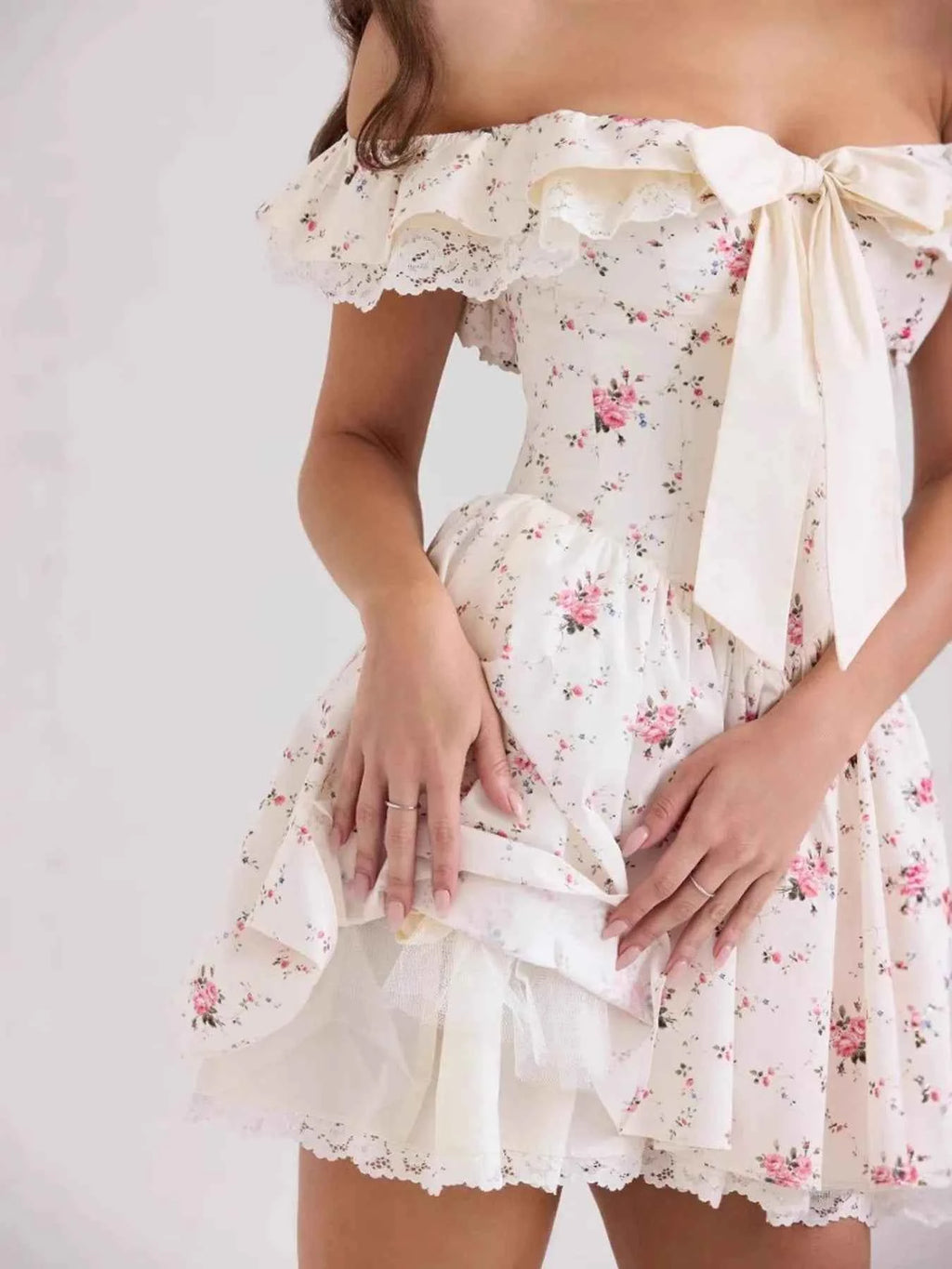 Off-Shoulder Floral Lace Trim Mini Dress 60ed693a-2ff7-44a0-9e0a-c7354be59076-Max-Origin