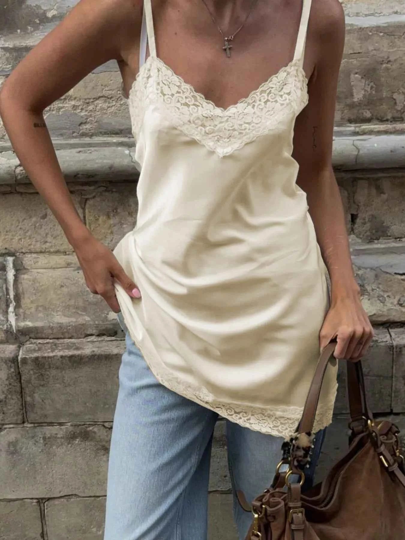 Lace Detail V-Neck Cami Cream 617fa108-b733-4b9e-a81c-e0fab9632edc-Max-Origin