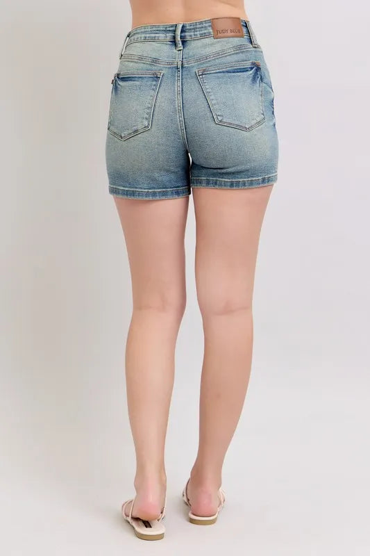 Judy Blue Full Size V-Front Vintage Wash Shorts Plus Size 6233768ac46247bd906d87eed38ee1a6-Max-Origin