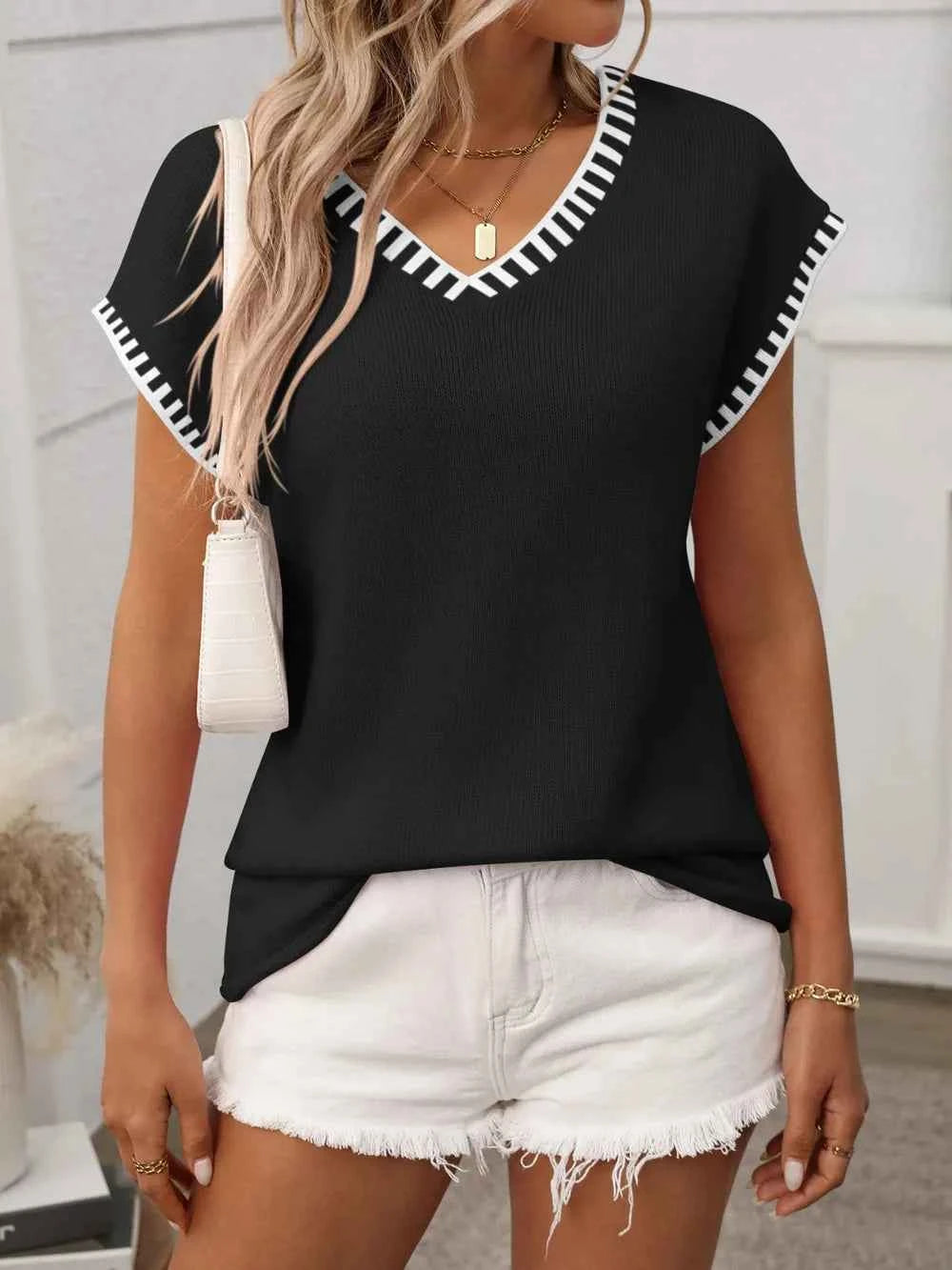 Contrast Trim V-Neck Short Sleeve Knit Top 625902de-92b6-48f1-a9c4-ed5fcd7adee1-Max