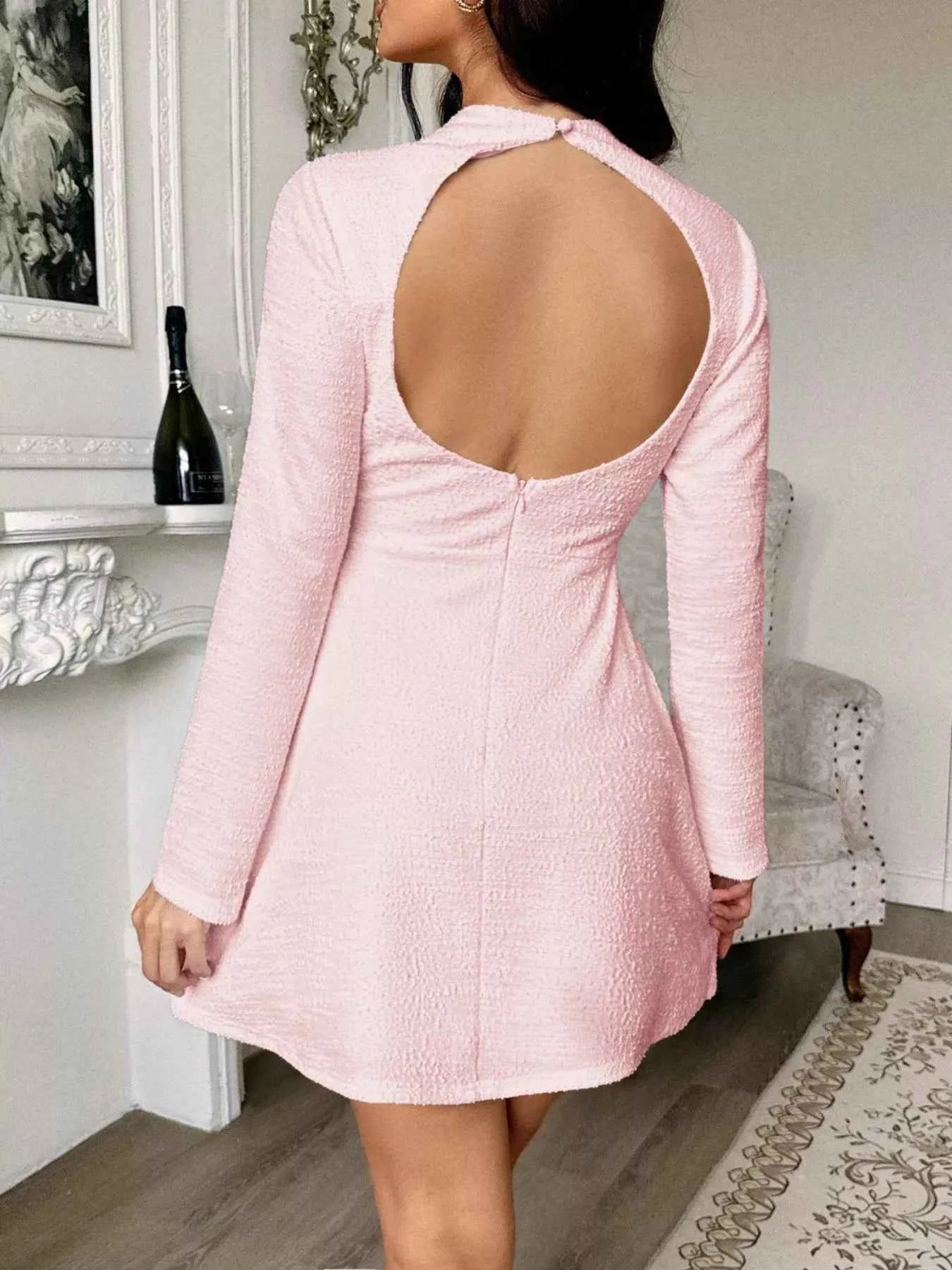 Cutout Back Long Sleeve Mini Dress 63aa537a-6a41-48fa-bf5d-995f49574632-Max-Origin