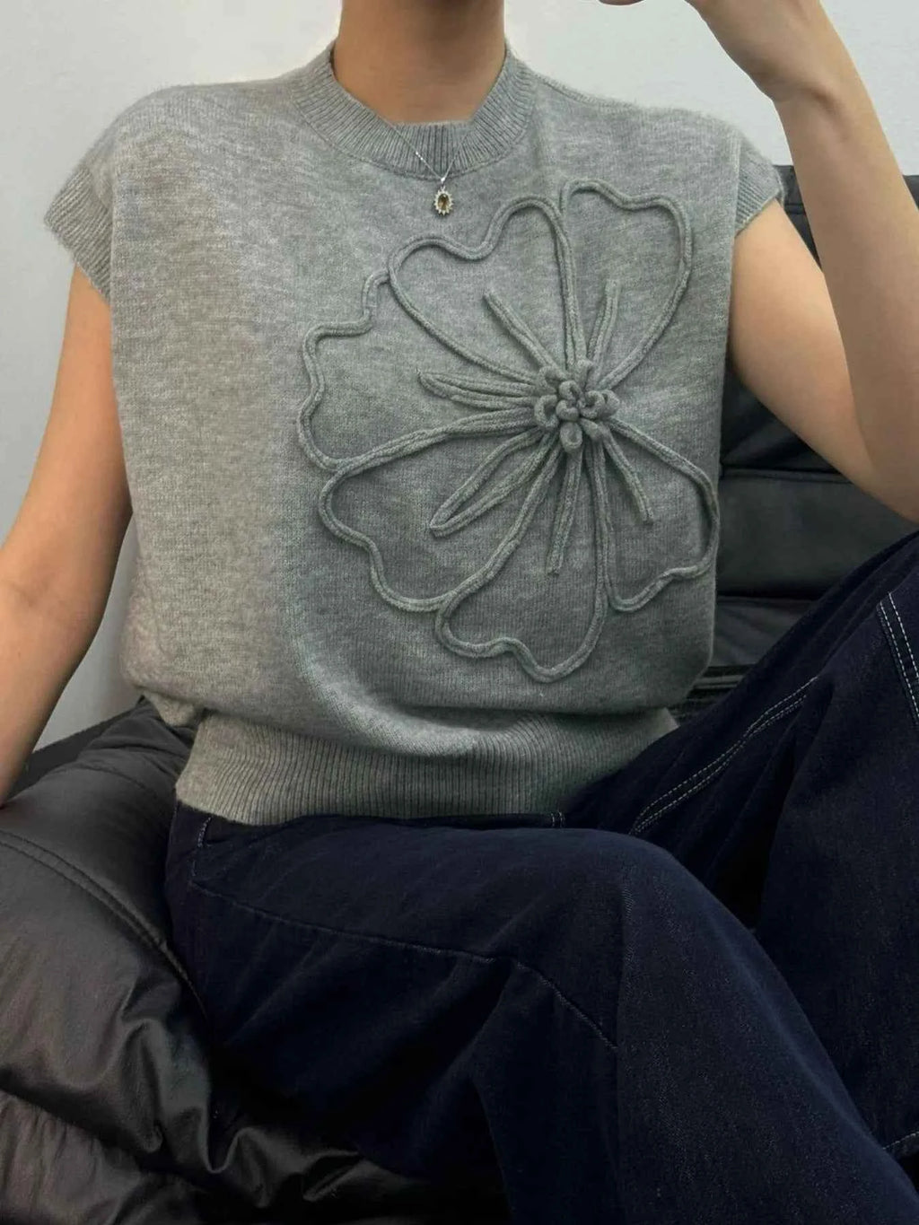 Flower Mock Neck Sweater Vest 6553fd5e79814f48b61bdcb6ead2a9af-Max-Origin