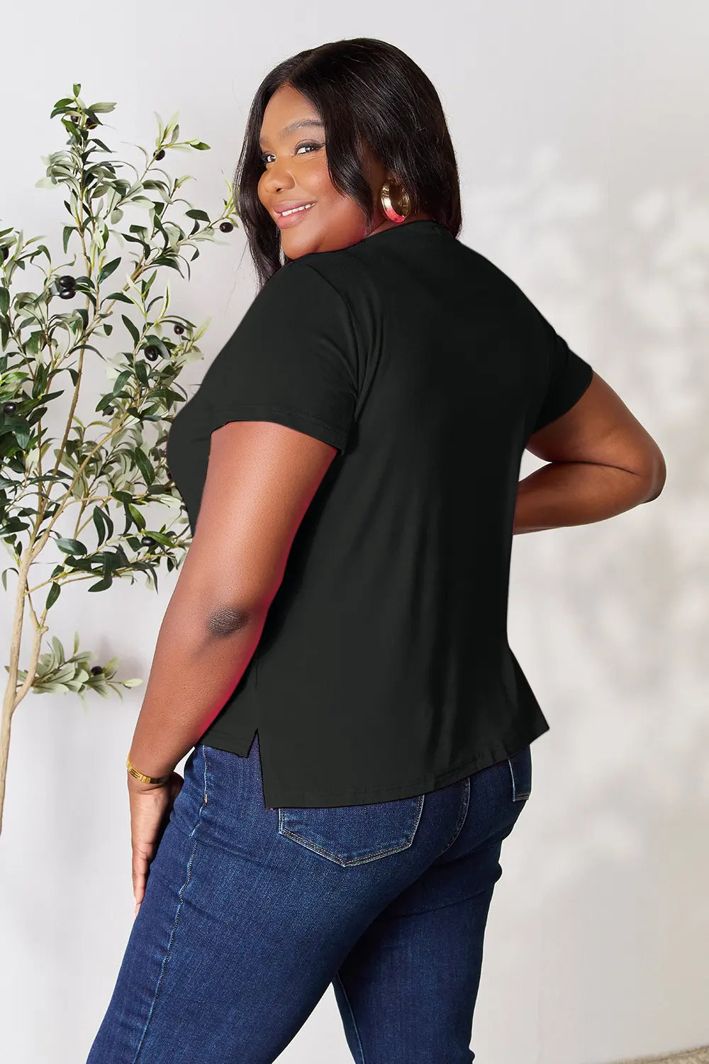 Basic Bae Full Size Round Neck Short Sleeve T-Shirt Plus Size 65b2df1b84c94e1d8137fa15d9828dc7-Max