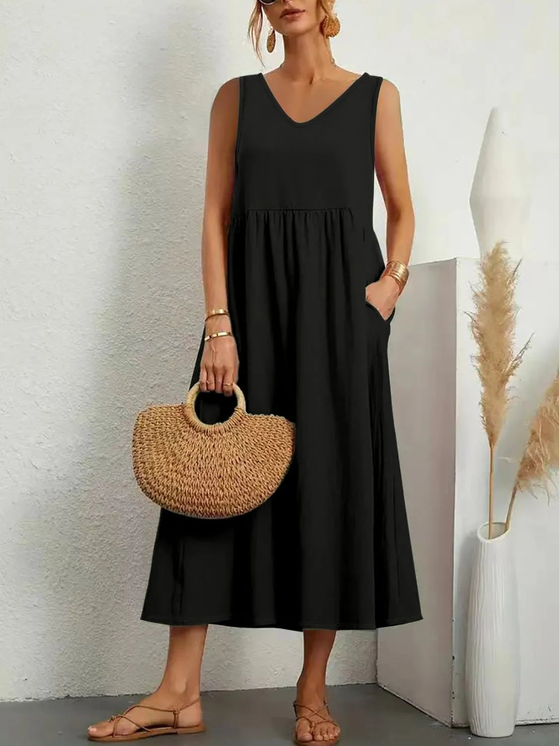 Full Size Pocketed V-Neck Sleeveless Midi Dress Plus Size Black 66ba0123-aad6-48aa-ba68-736bb8ed83f2-Max-Origin