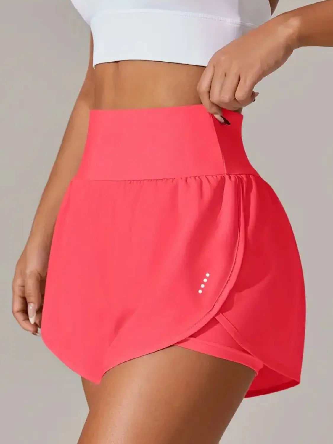 Pocketed High Waist Active Shorts Strawberry 66cb003f-9c08-42f2-b38e-63fcfb78991e-Max-Origin