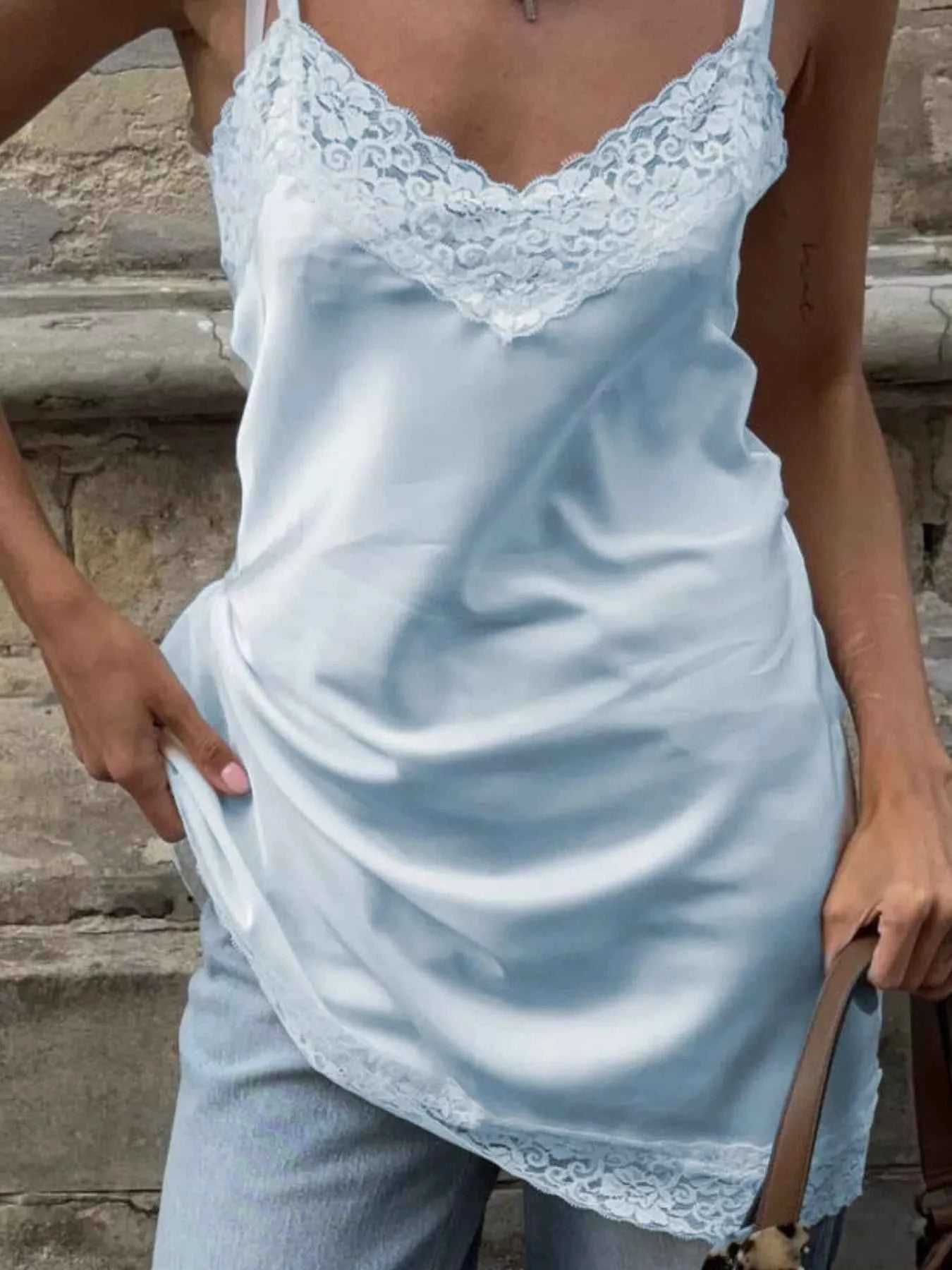 Lace Detail V-Neck Cami 671981e8-9f4b-4aa2-88ea-d71ad1f30646-Max-Origin