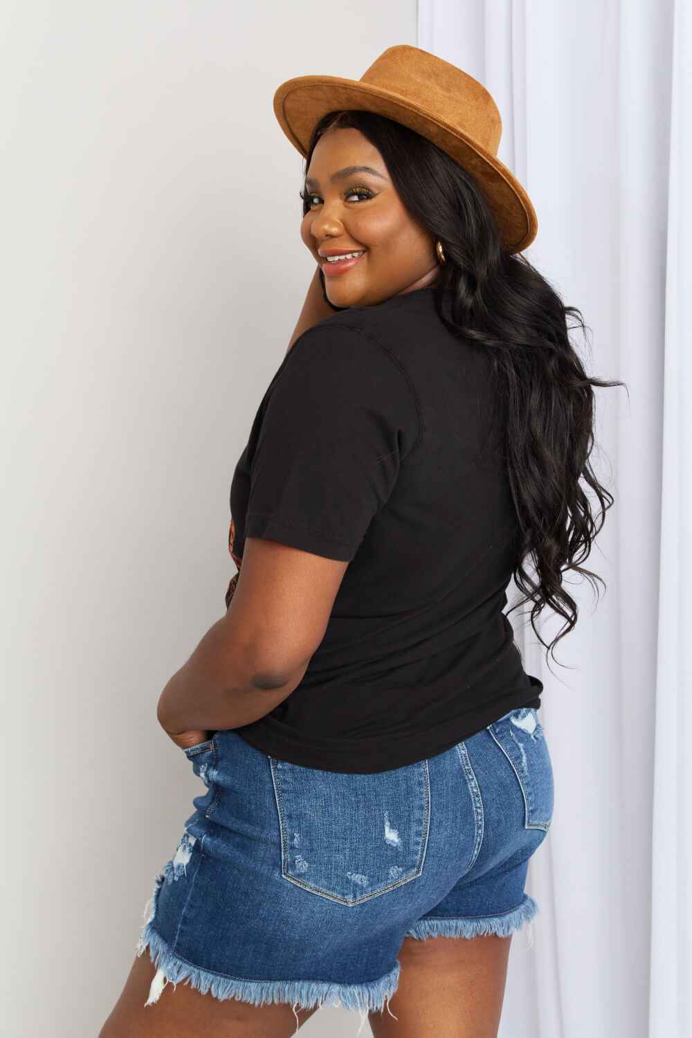 mineB Full Size Graphic Round Neck Tee 67f2015d731c4e379097e53d0e599de0-Max