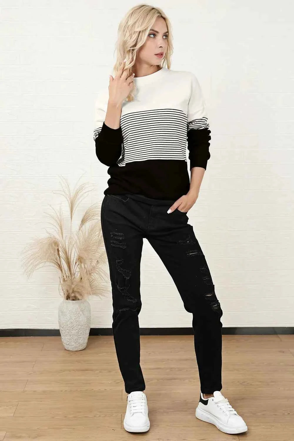 Striped Color Block Long Sleeve Knit Top 680a778e-734e-4b48-b0c0-cf2114657cdd-Max