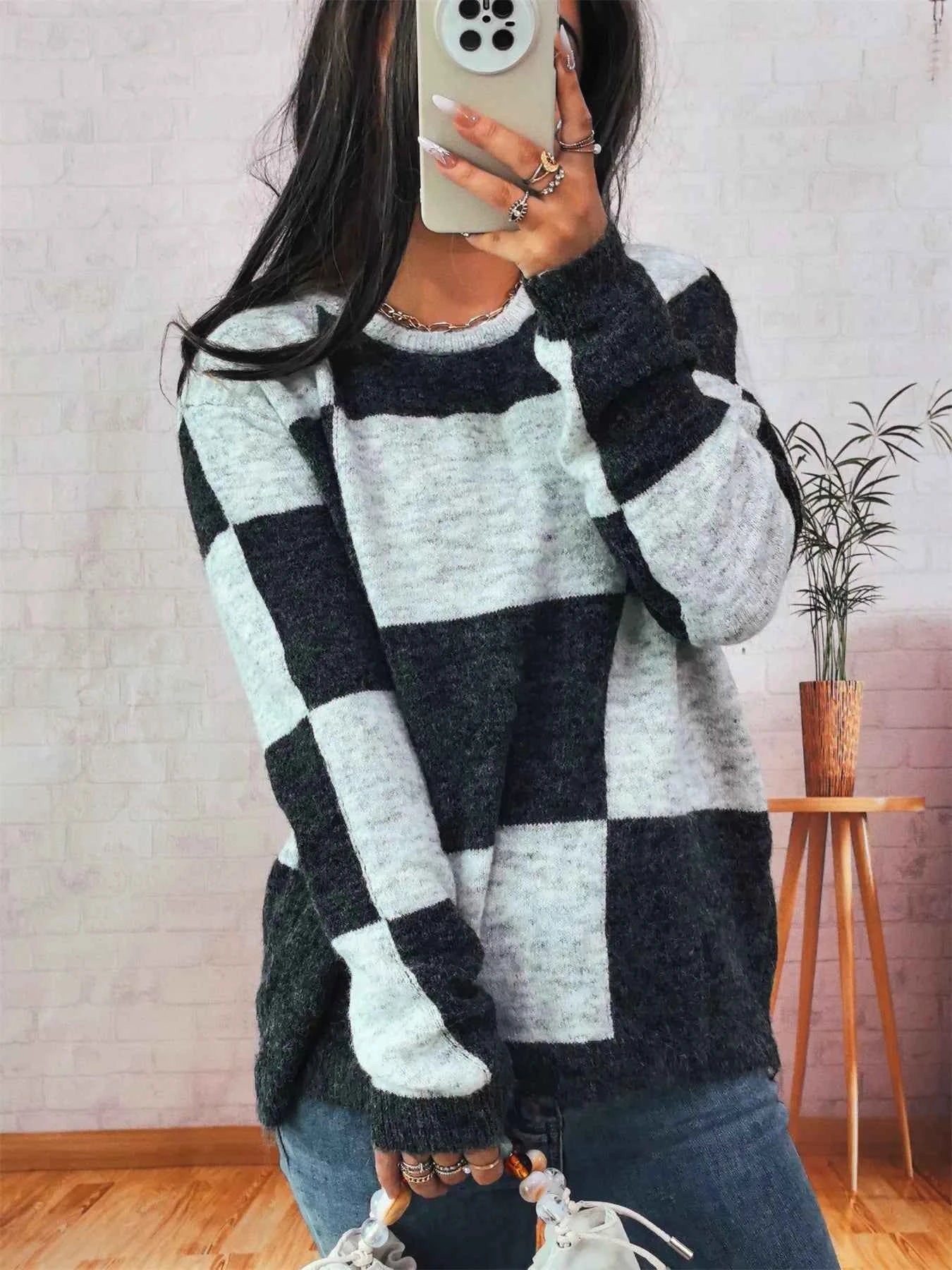 Color Block Round Neck Sweater 6829b0c859464ac5a3bfd89ba3f2b3ee-Max-Origin