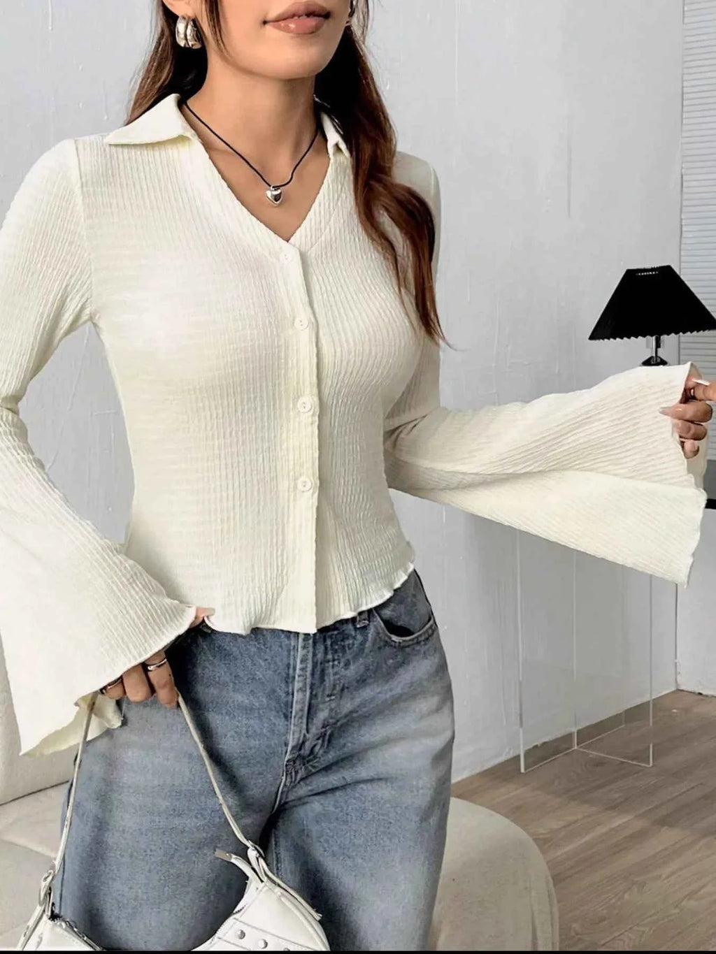 Button Up Flare Sleeve Shirt 682f84b4-b4f8-4faf-871d-470acbd7eb2e-Max-Origin