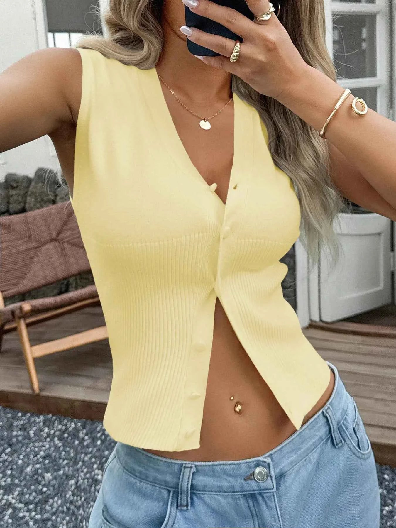 Ribbed Button-Up Knit Vest 68ae2318-6e08-4769-ac98-e570c9eddae8-Max-Origin