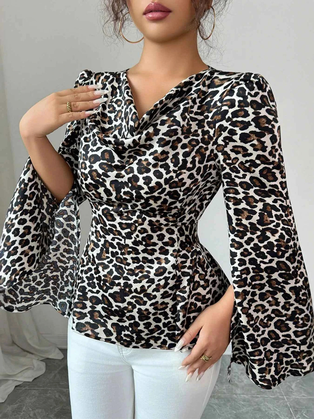 Leopard Print Slit Sleeve Blouse 68cc9243-b7ea-4e8c-9d53-4f876ce62dc5-Max-Origin