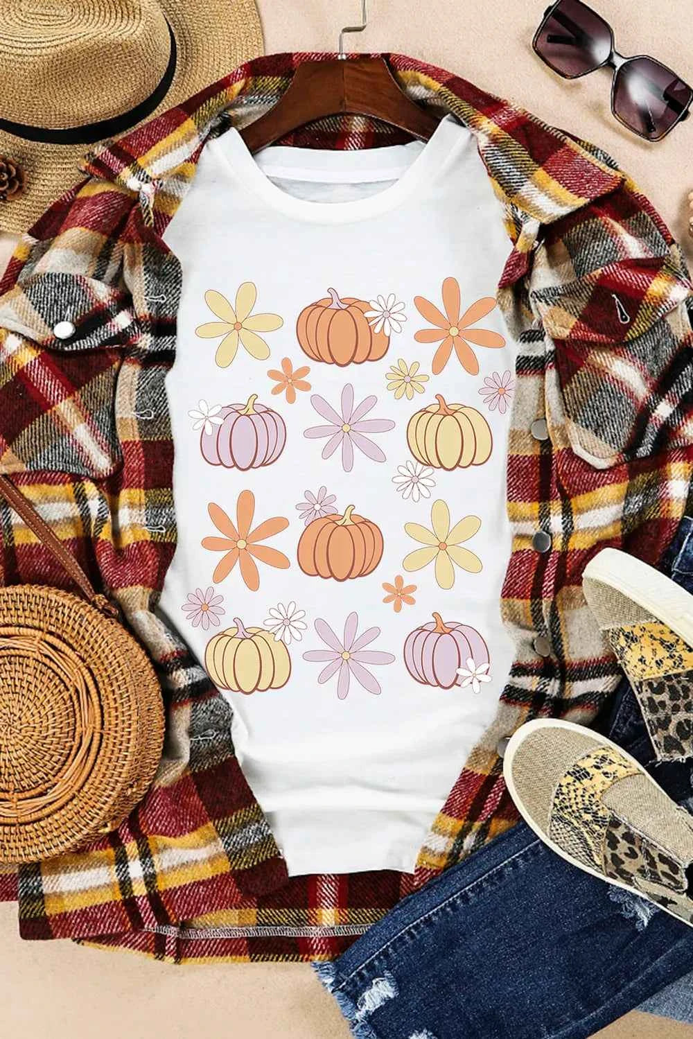 Pumpkin & Flower Round Neck Short Sleeve T-Shirt 6b217ba7-0163-48f8-aa77-eb2478ddc33e-Max